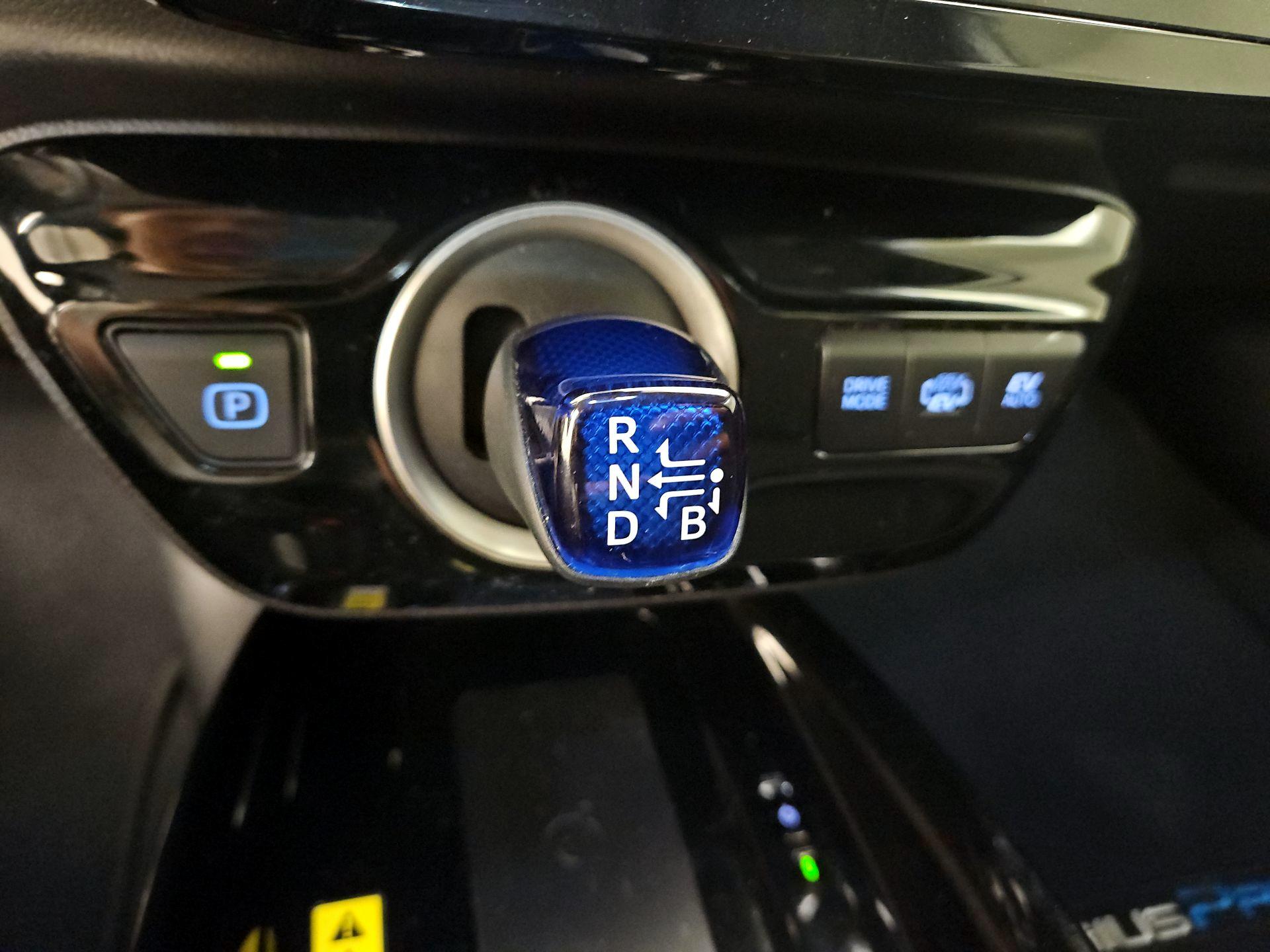Thumbnail: 2021 Toyota Prius Prime - 18