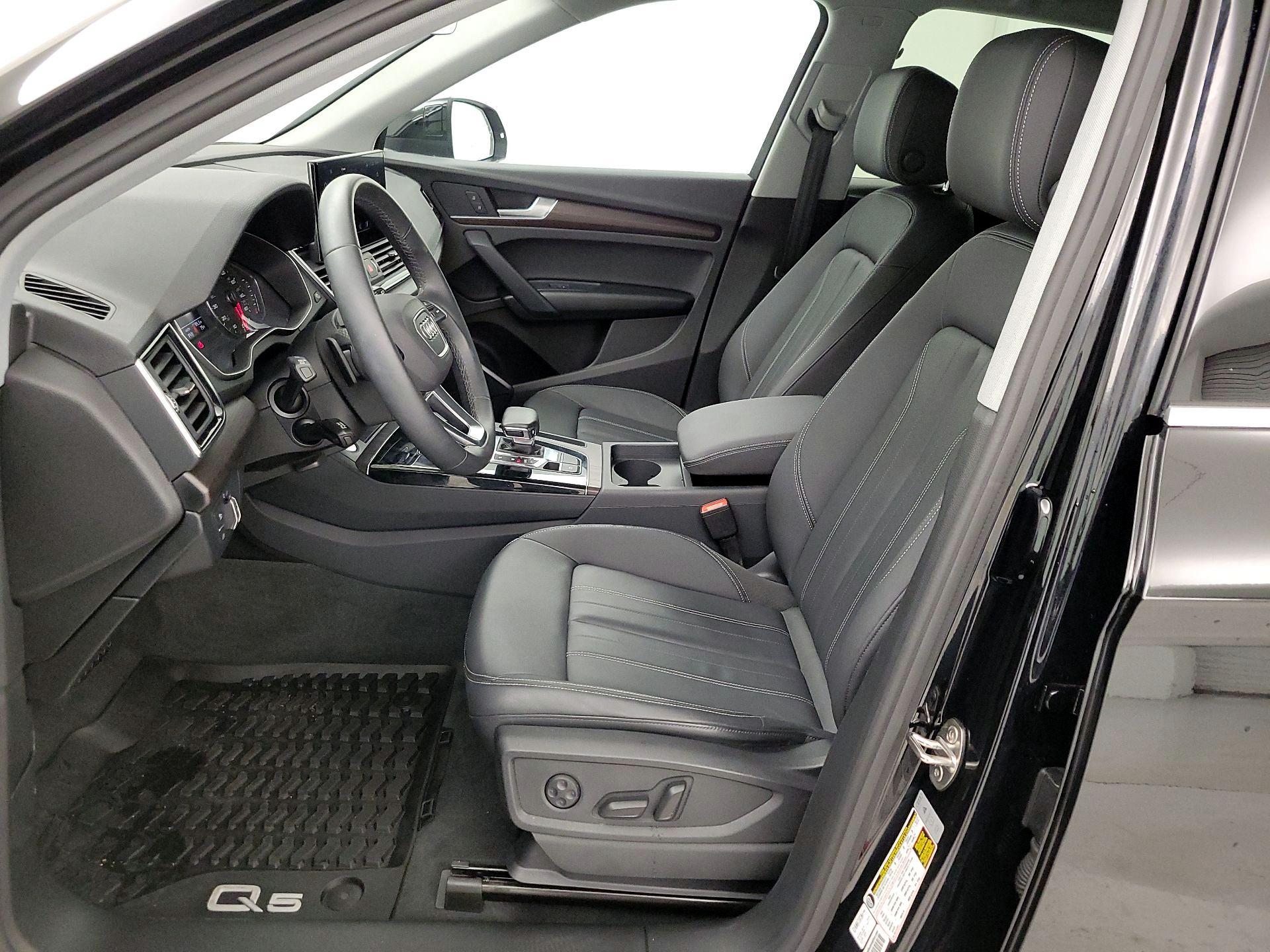 Thumbnail: 2025 Audi Q5 - 11