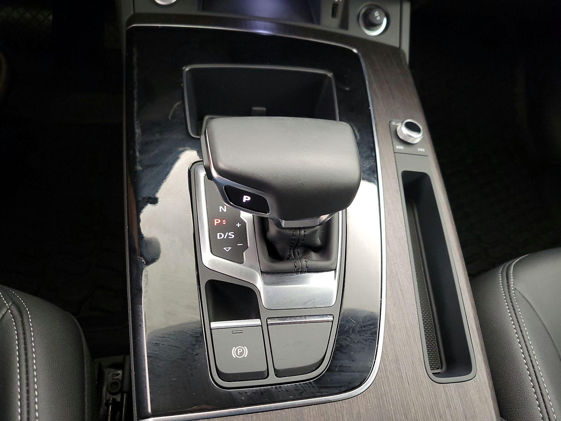 Thumbnail: 2025 Audi Q5 - 17