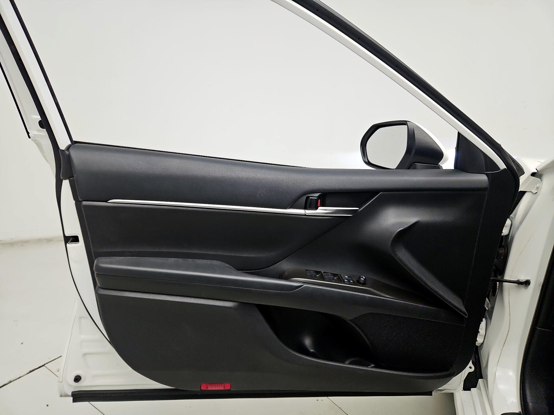 Thumbnail: 2023 Toyota Camry - 12