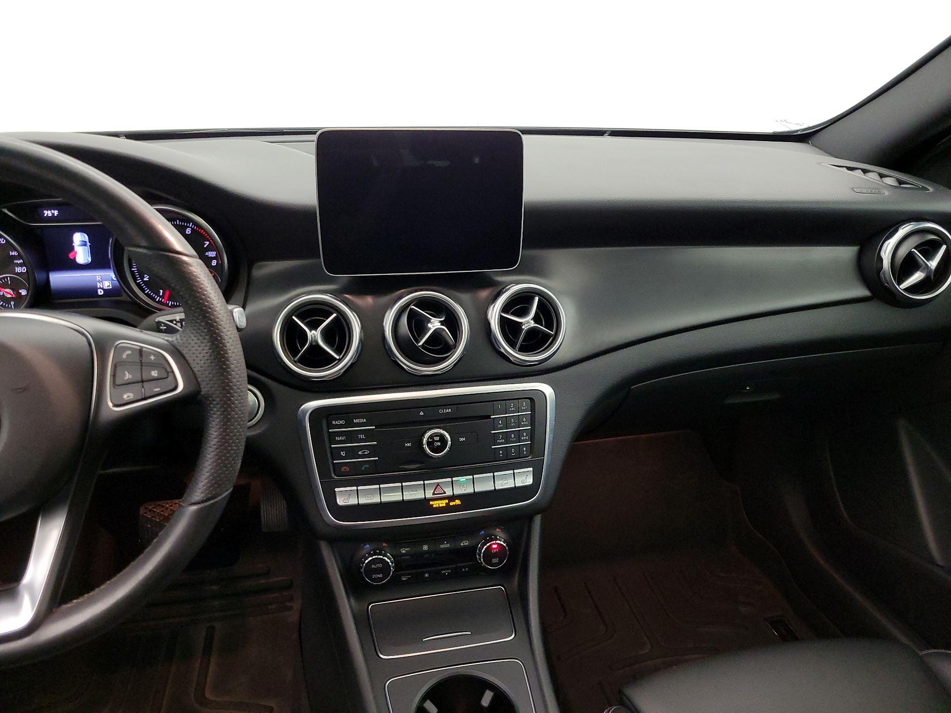 Thumbnail: 2020 Mercedes-Benz GLA - 9