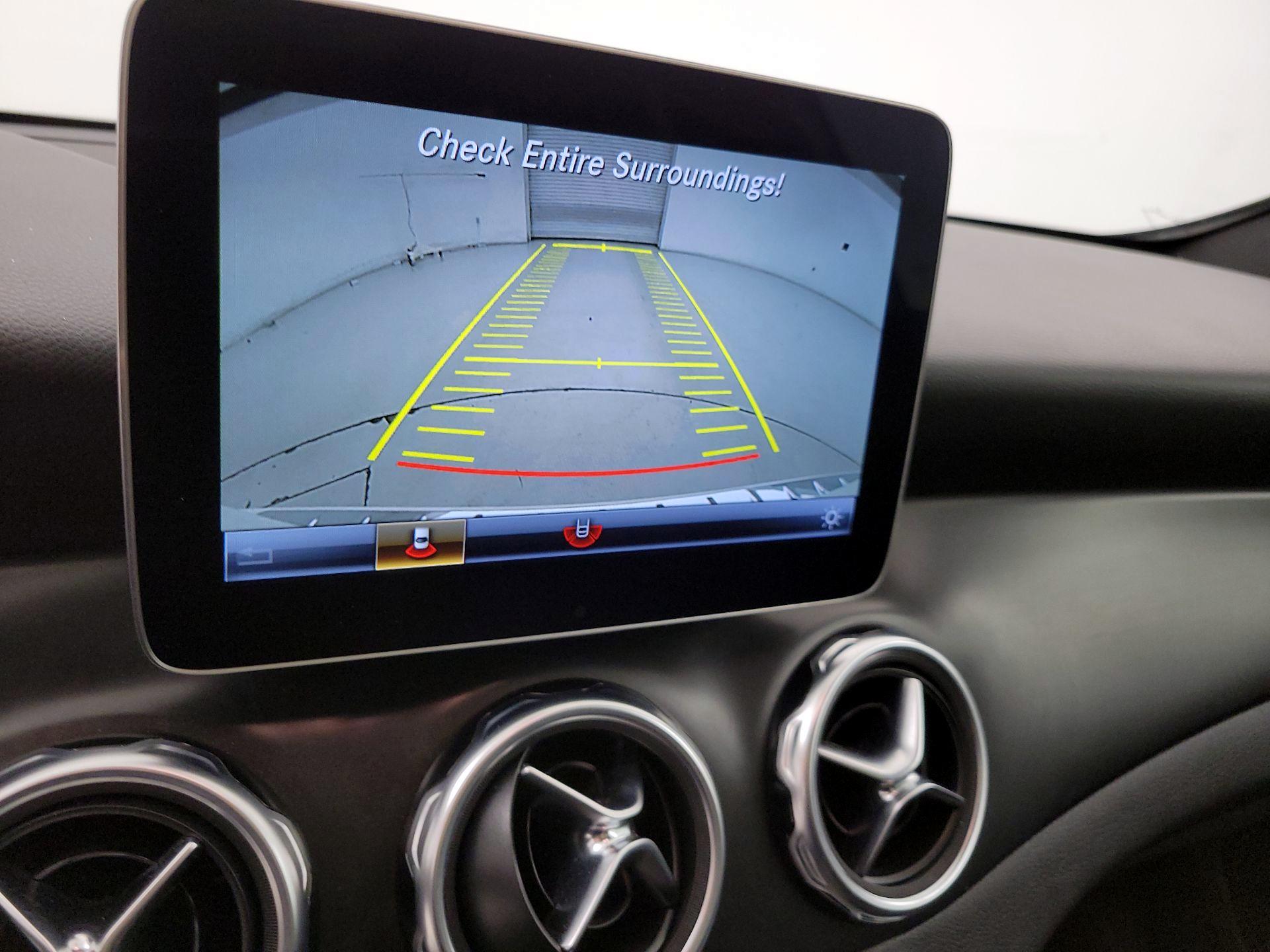 Thumbnail: 2020 Mercedes-Benz GLA - 14