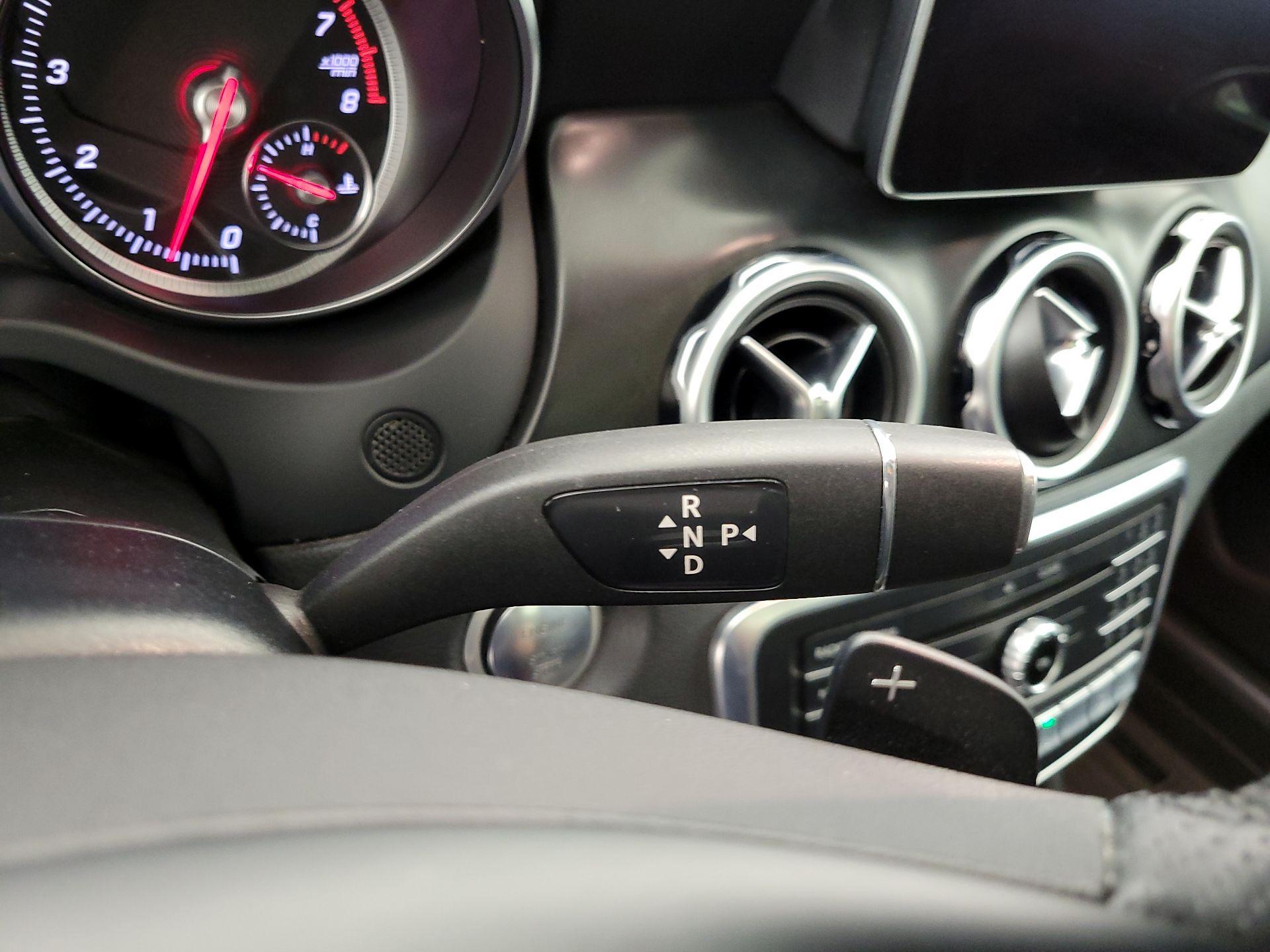 Thumbnail: 2020 Mercedes-Benz GLA - 17
