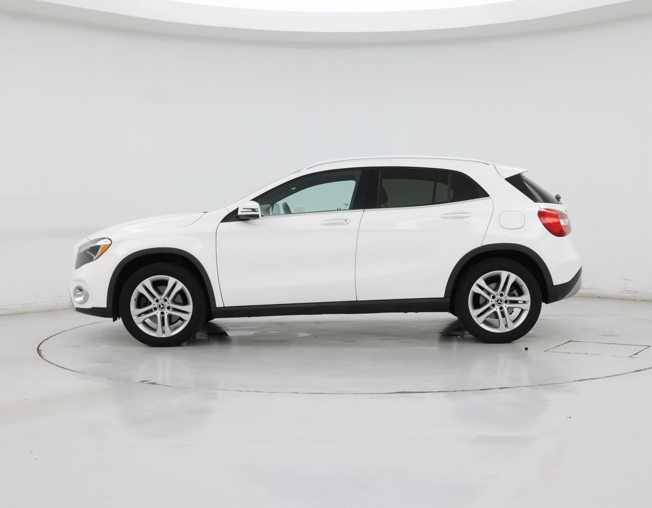 Thumbnail: 2020 Mercedes-Benz GLA - 3