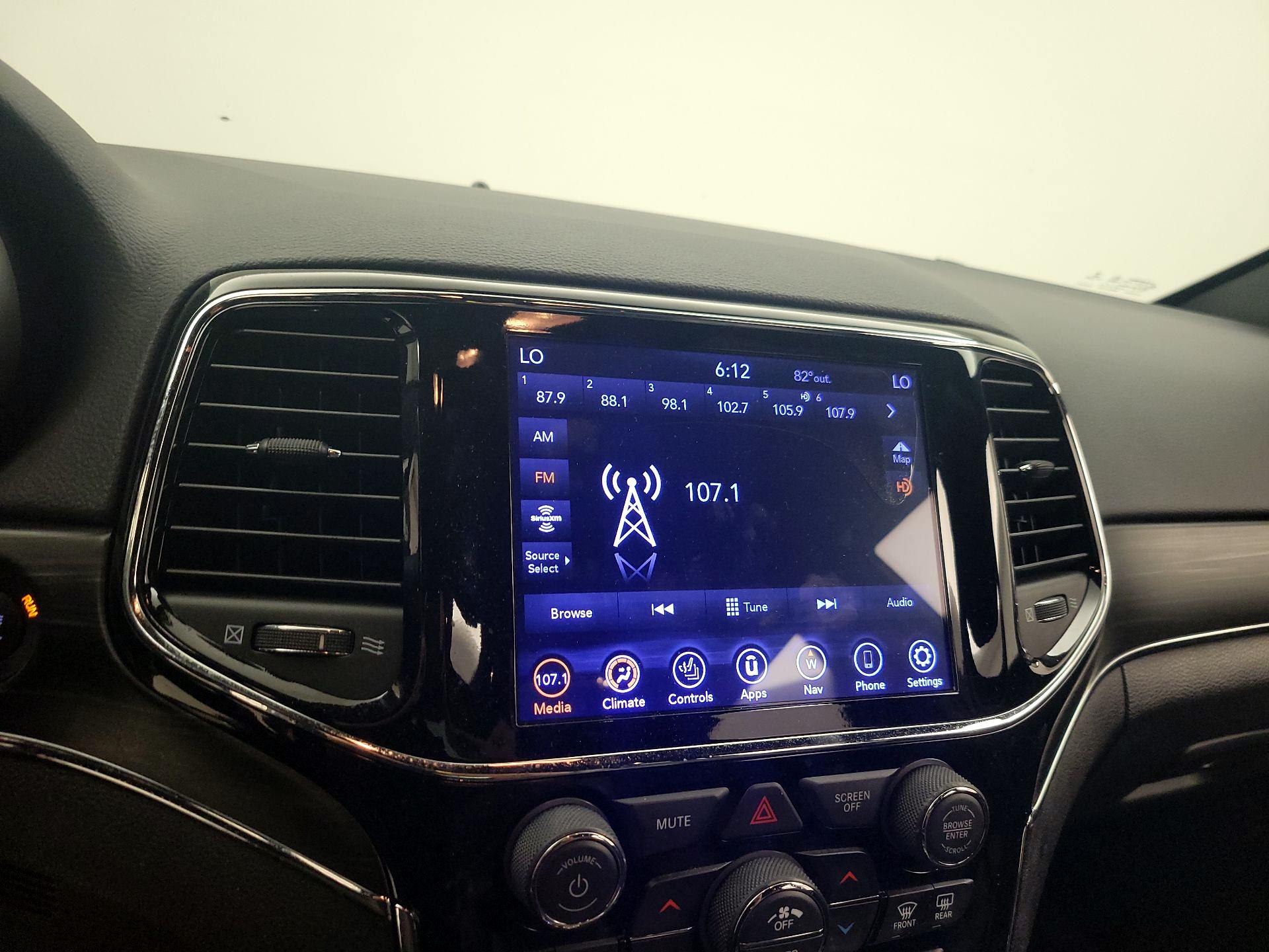 Thumbnail: 2020 Jeep Grand Cherokee - 15