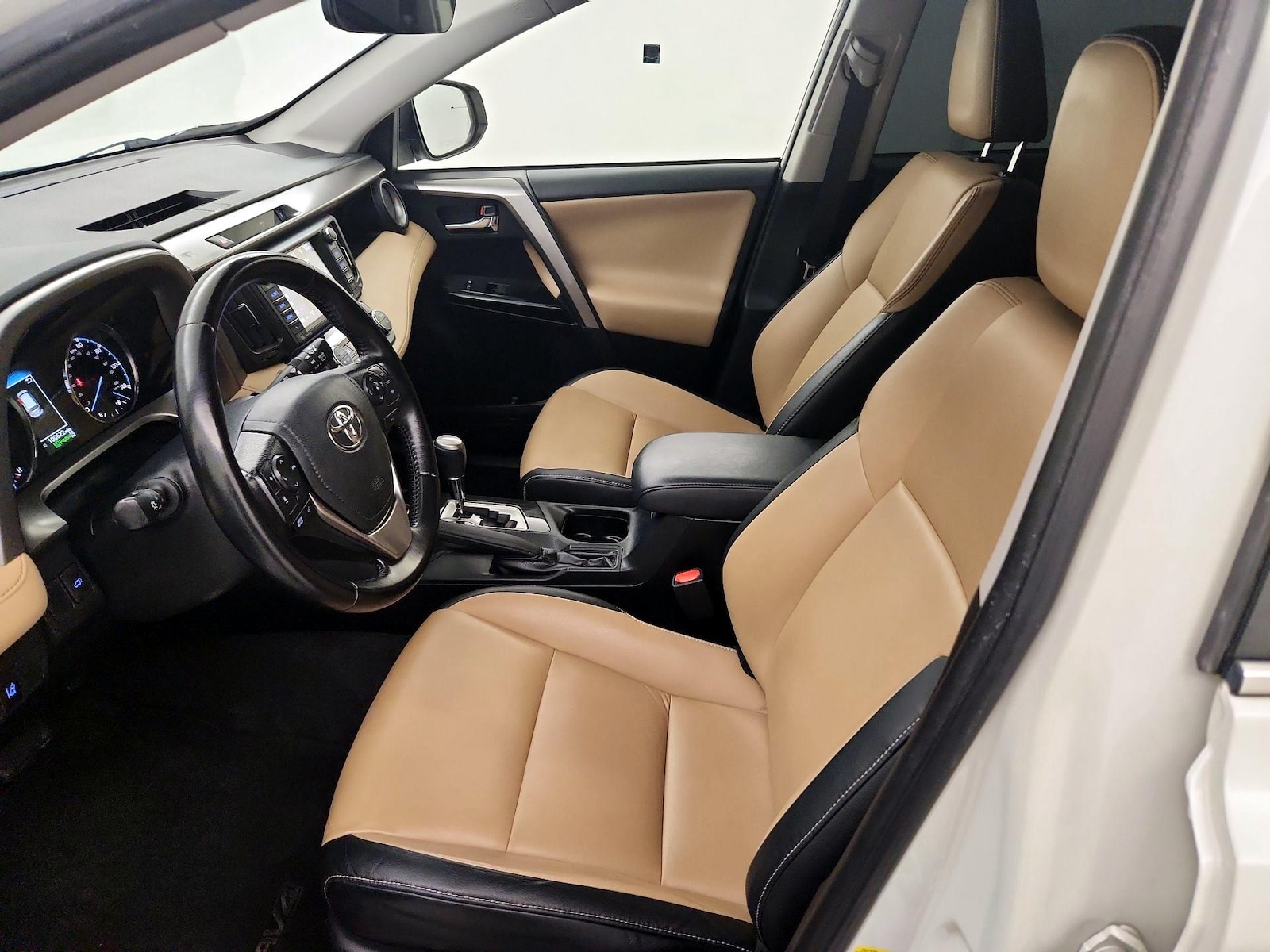 2016 Toyota RAV4 Limited - Photo 12