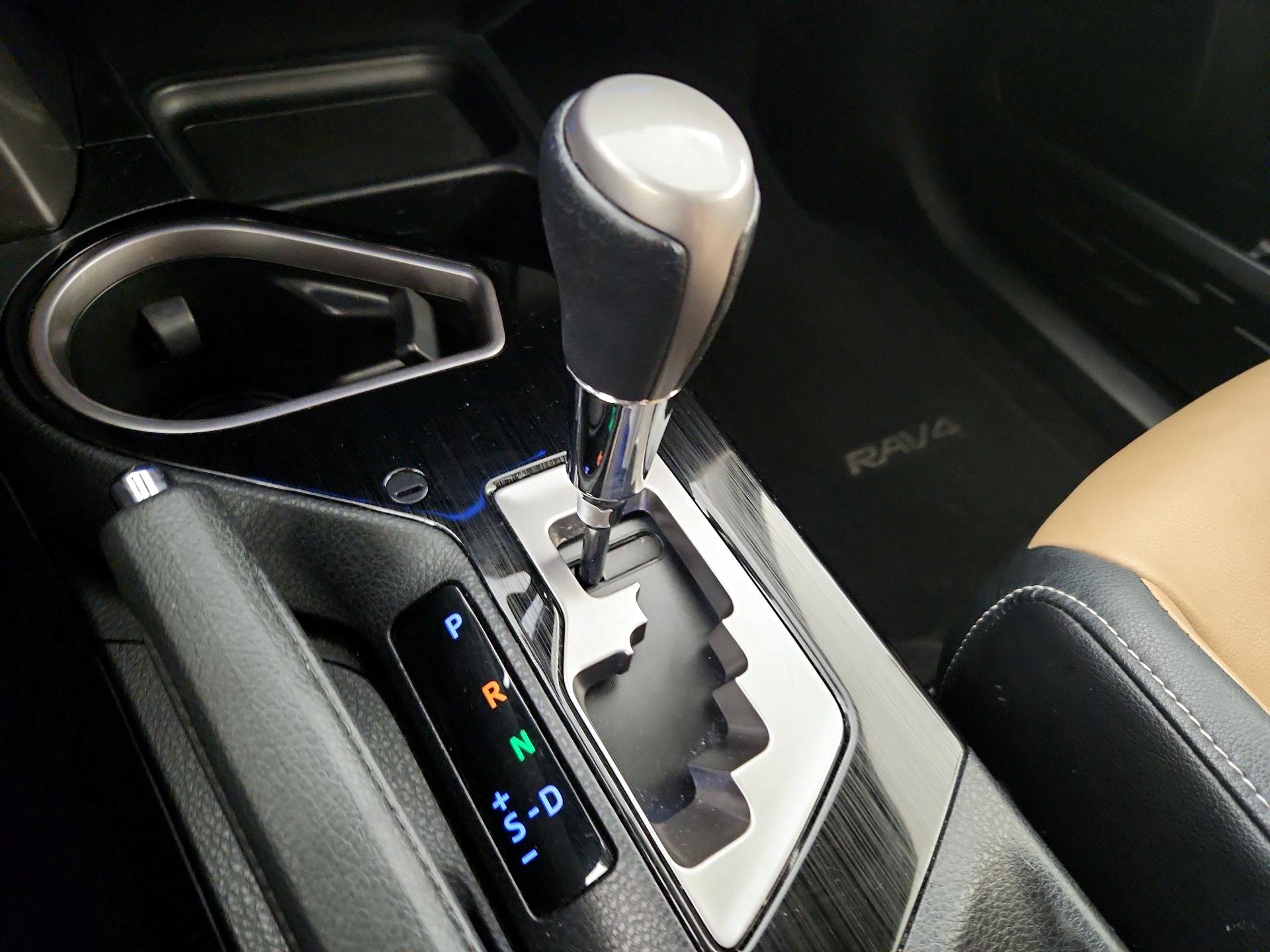 Thumbnail: 2016 Toyota RAV4 - 17