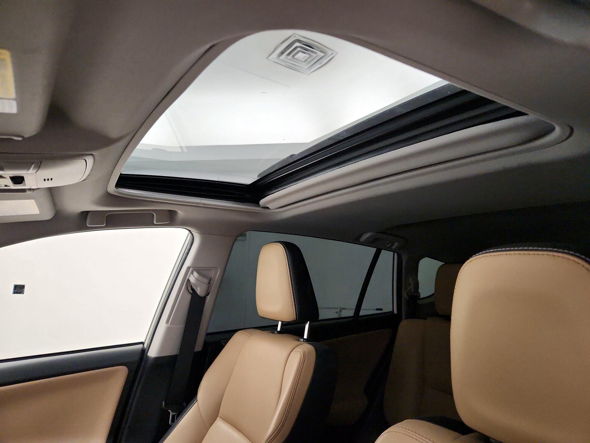 Thumbnail: 2016 Toyota RAV4 - 19