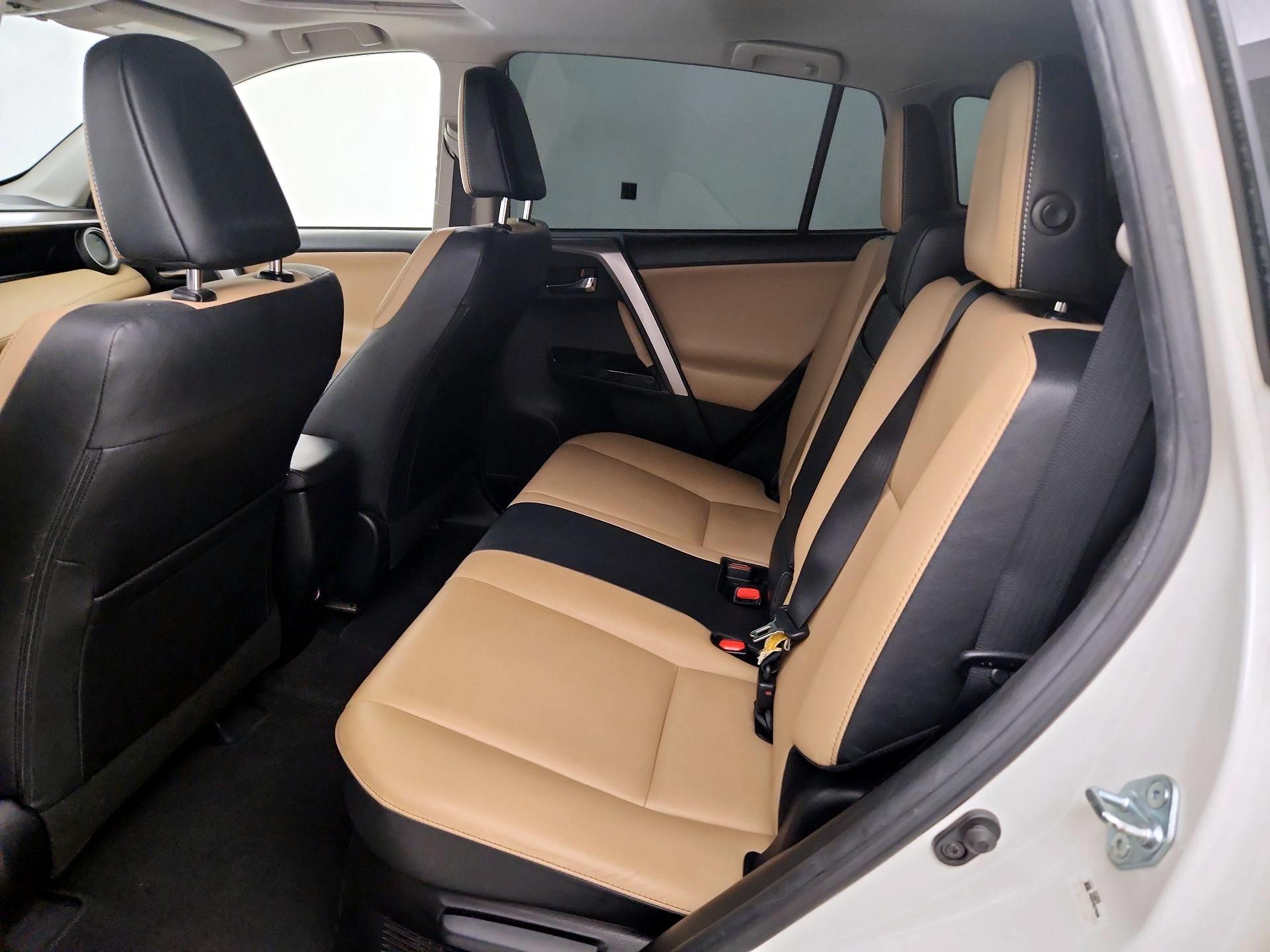 Thumbnail: 2016 Toyota RAV4 - 20