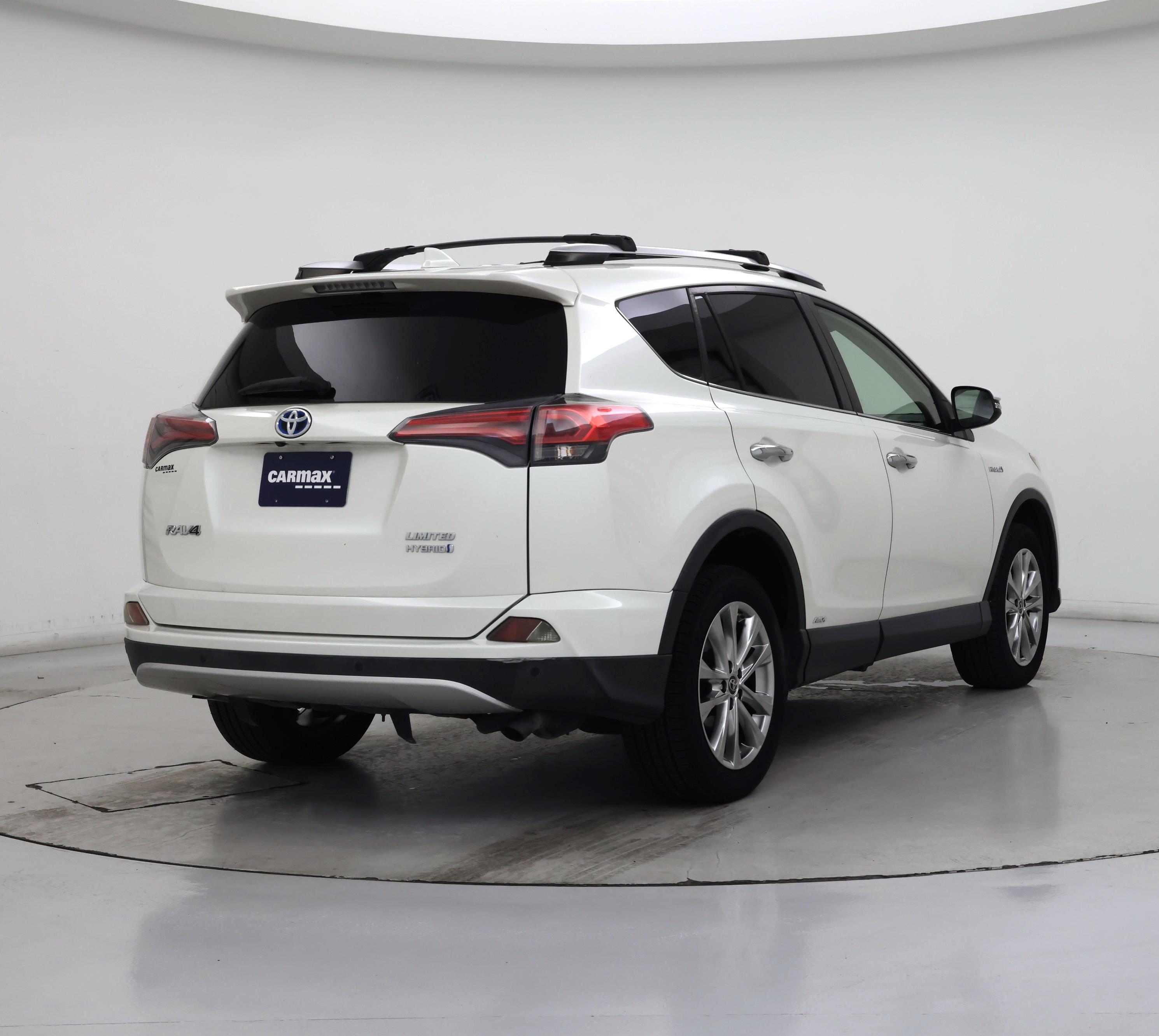 Thumbnail: 2016 Toyota RAV4 - 8