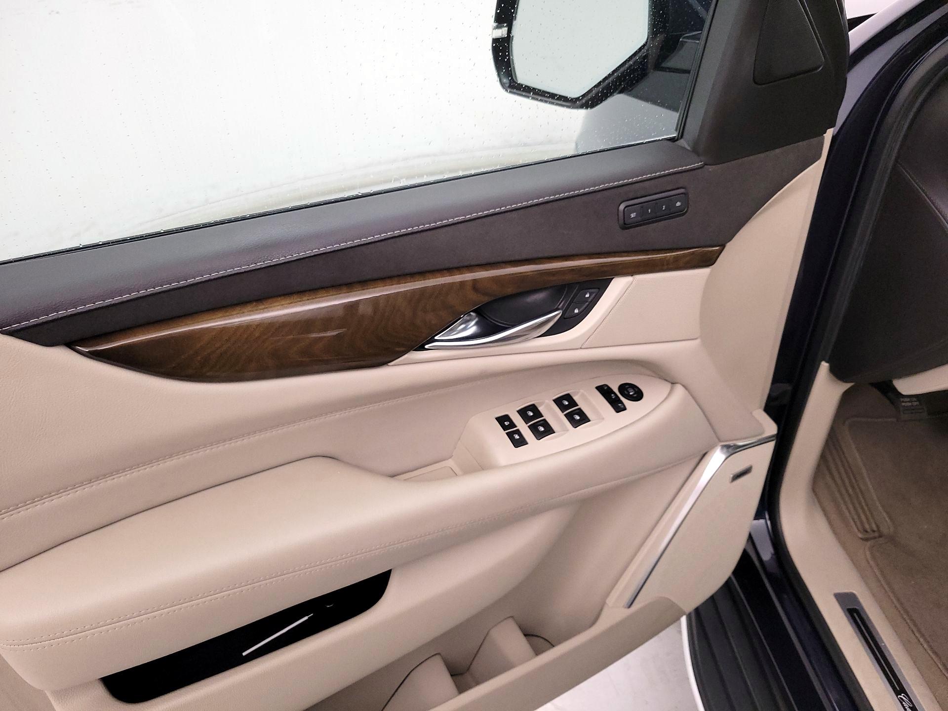 Thumbnail: 2019 Cadillac Escalade - 12