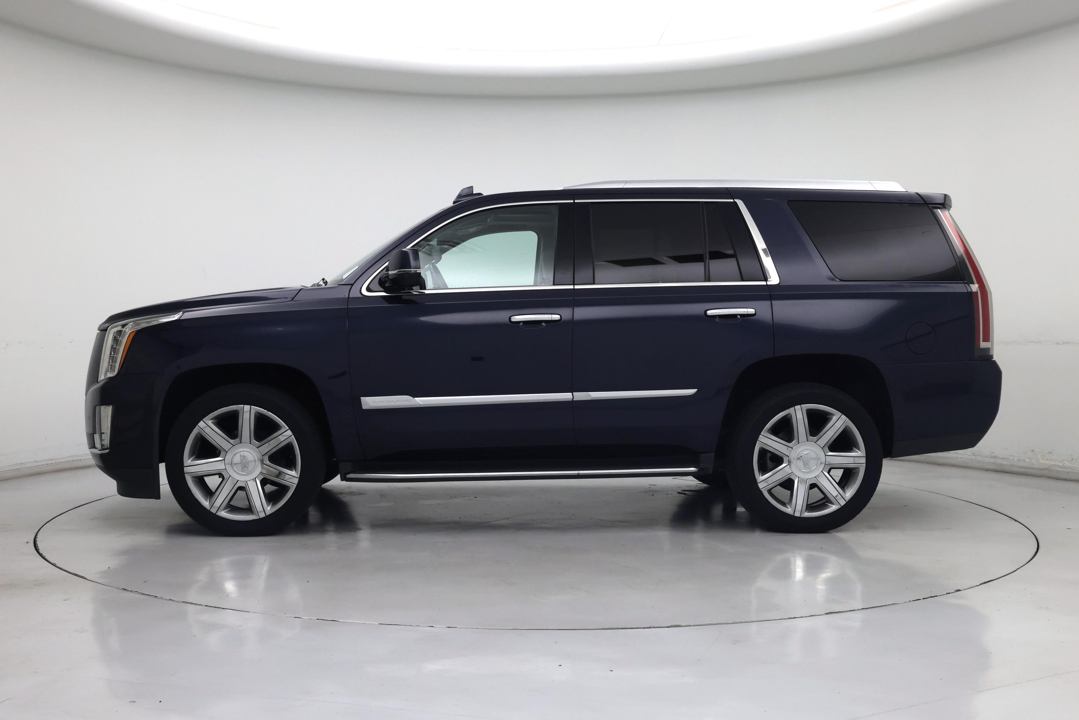 Thumbnail: 2019 Cadillac Escalade - 3