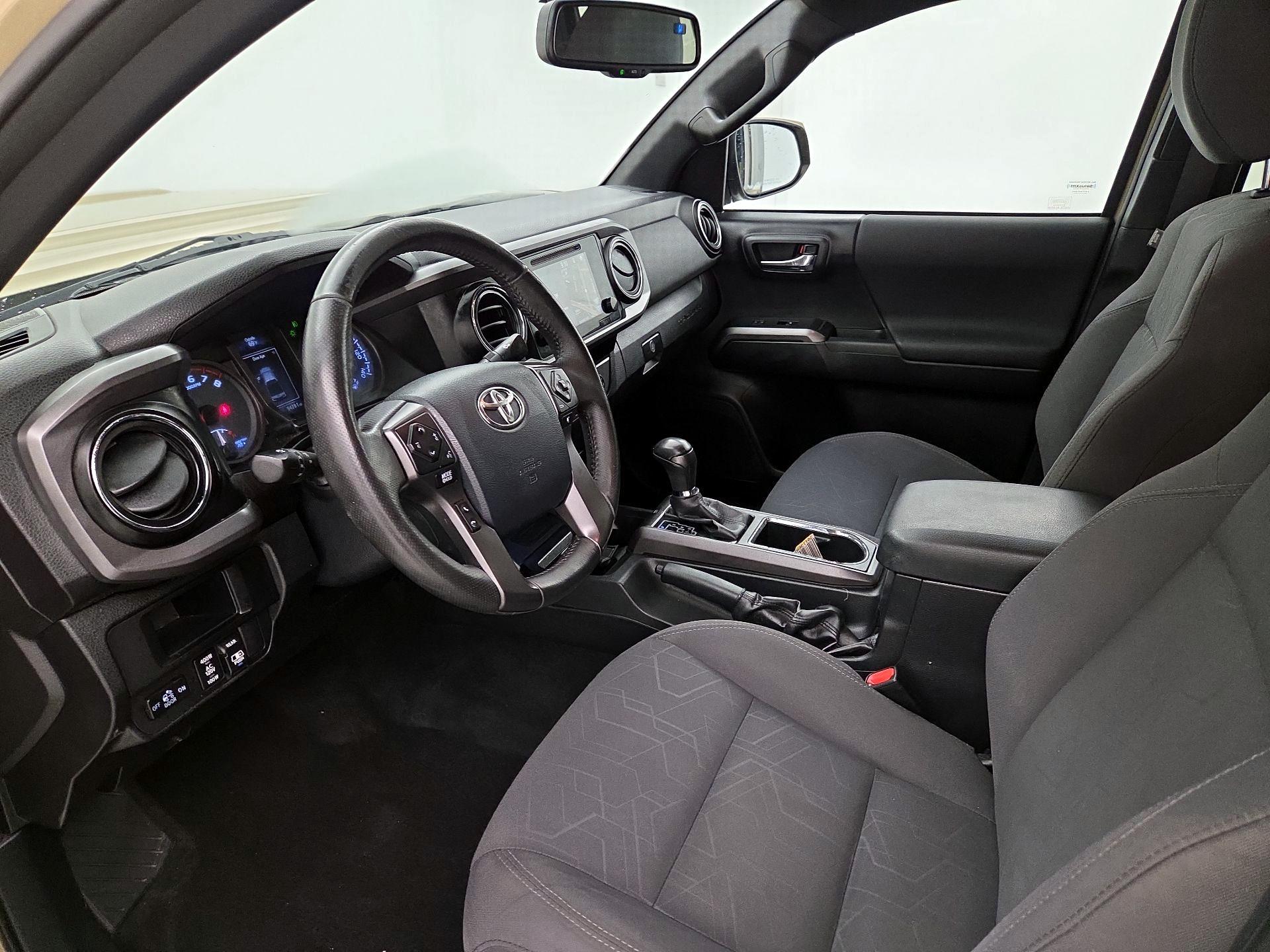 Thumbnail: 2017 Toyota Tacoma - 11