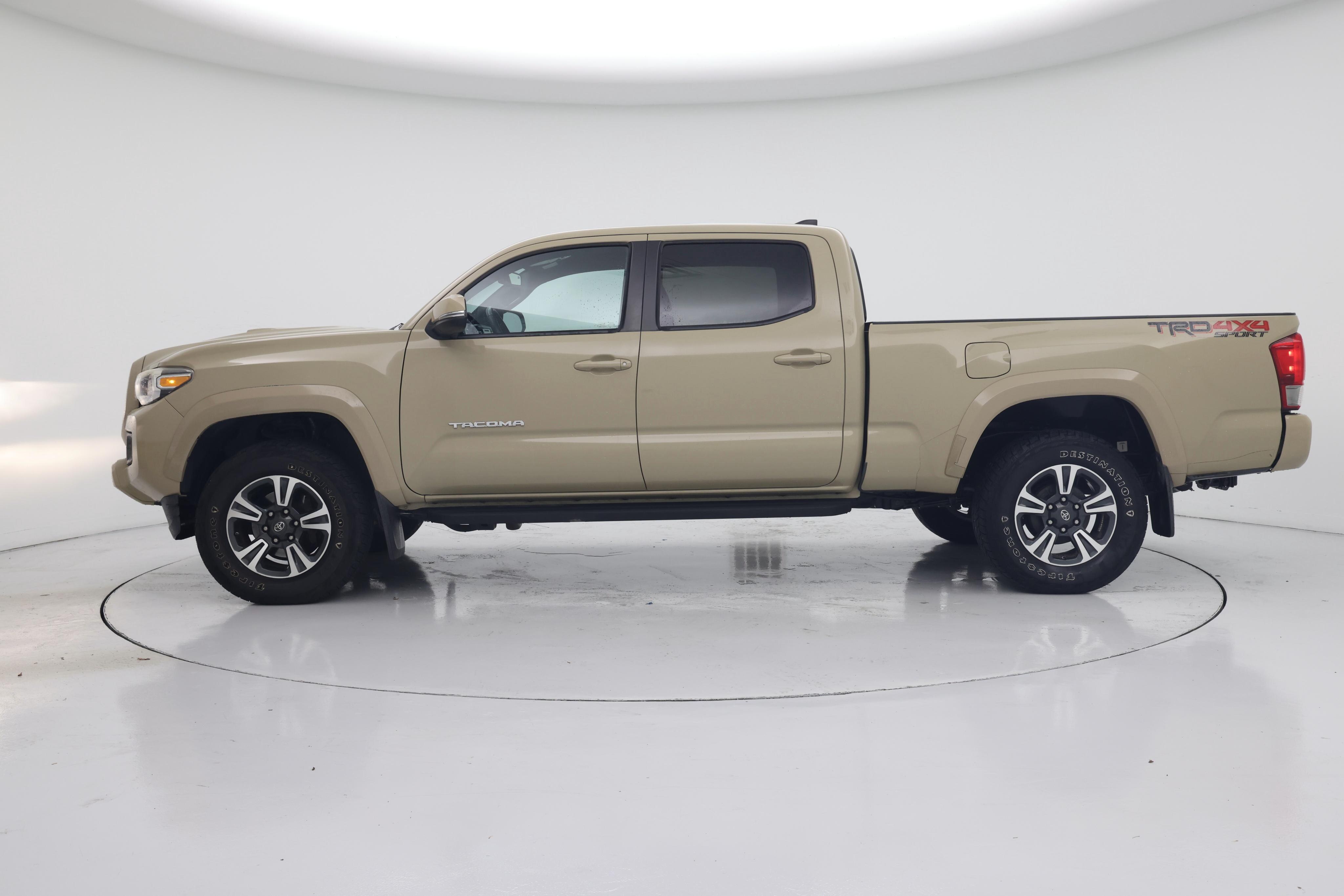 Thumbnail: 2017 Toyota Tacoma - 3