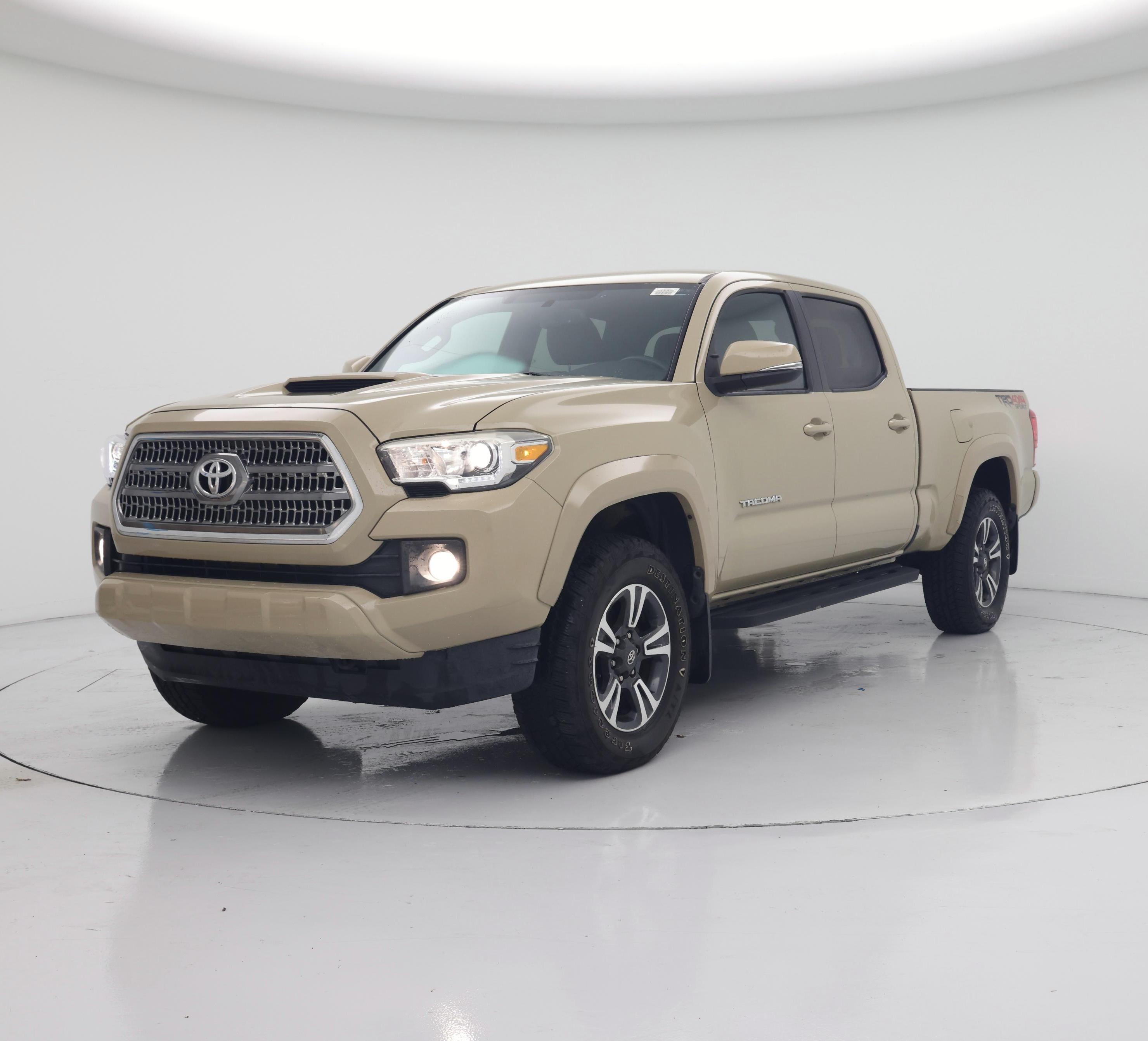 Thumbnail: 2017 Toyota Tacoma - 4