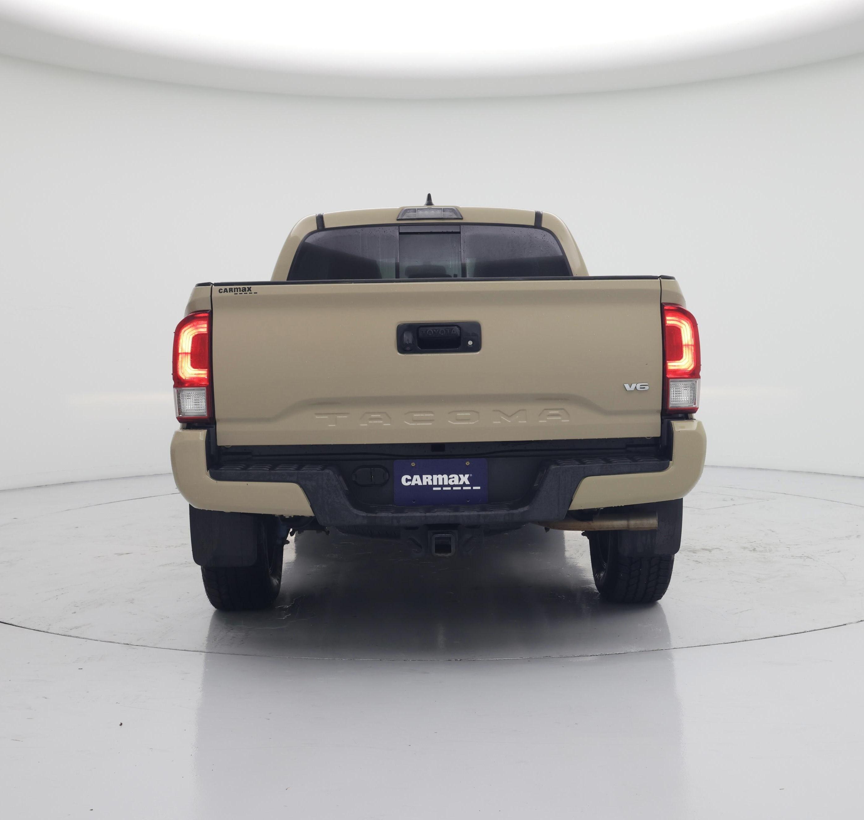 Thumbnail: 2017 Toyota Tacoma - 6