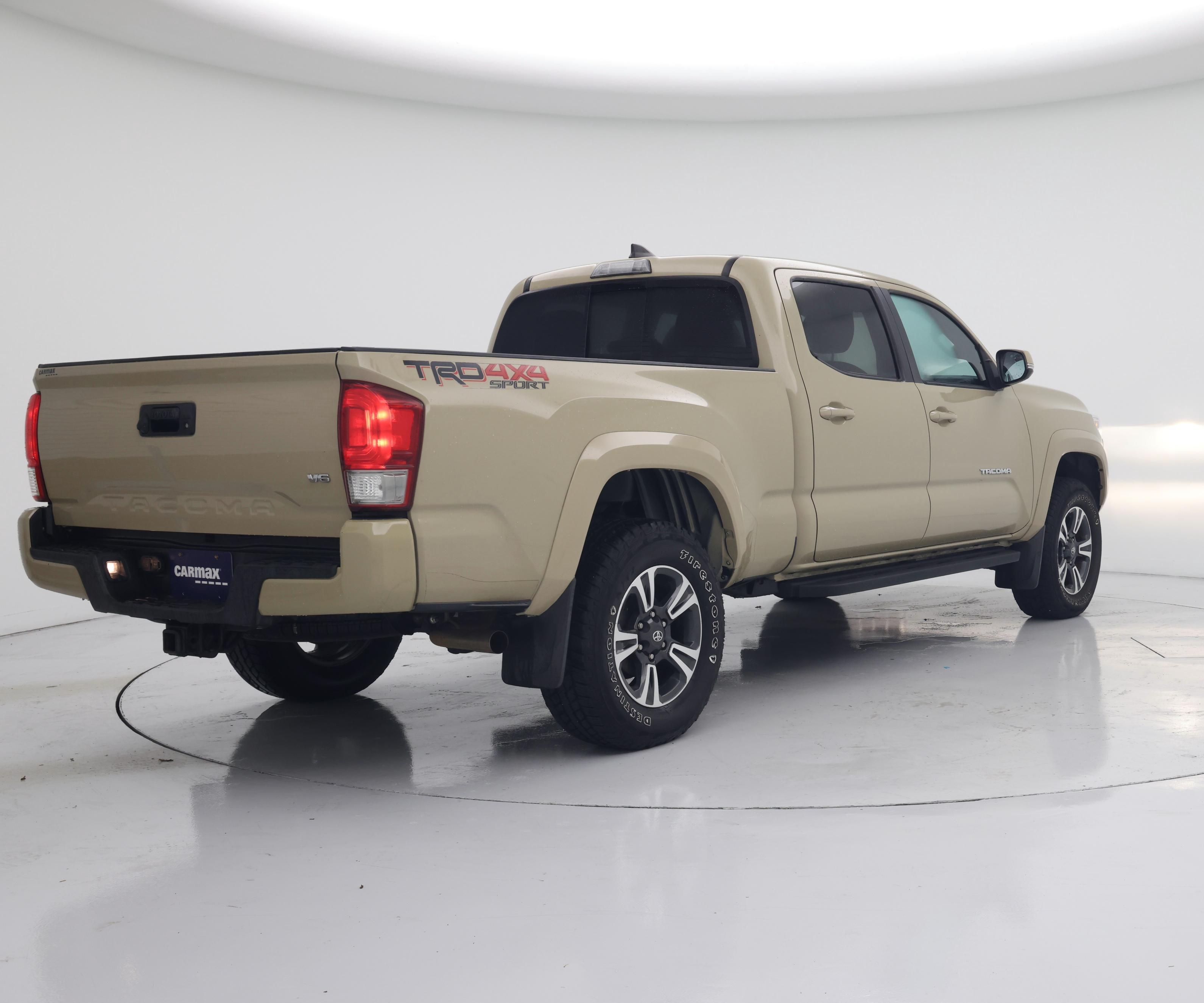 Thumbnail: 2017 Toyota Tacoma - 8