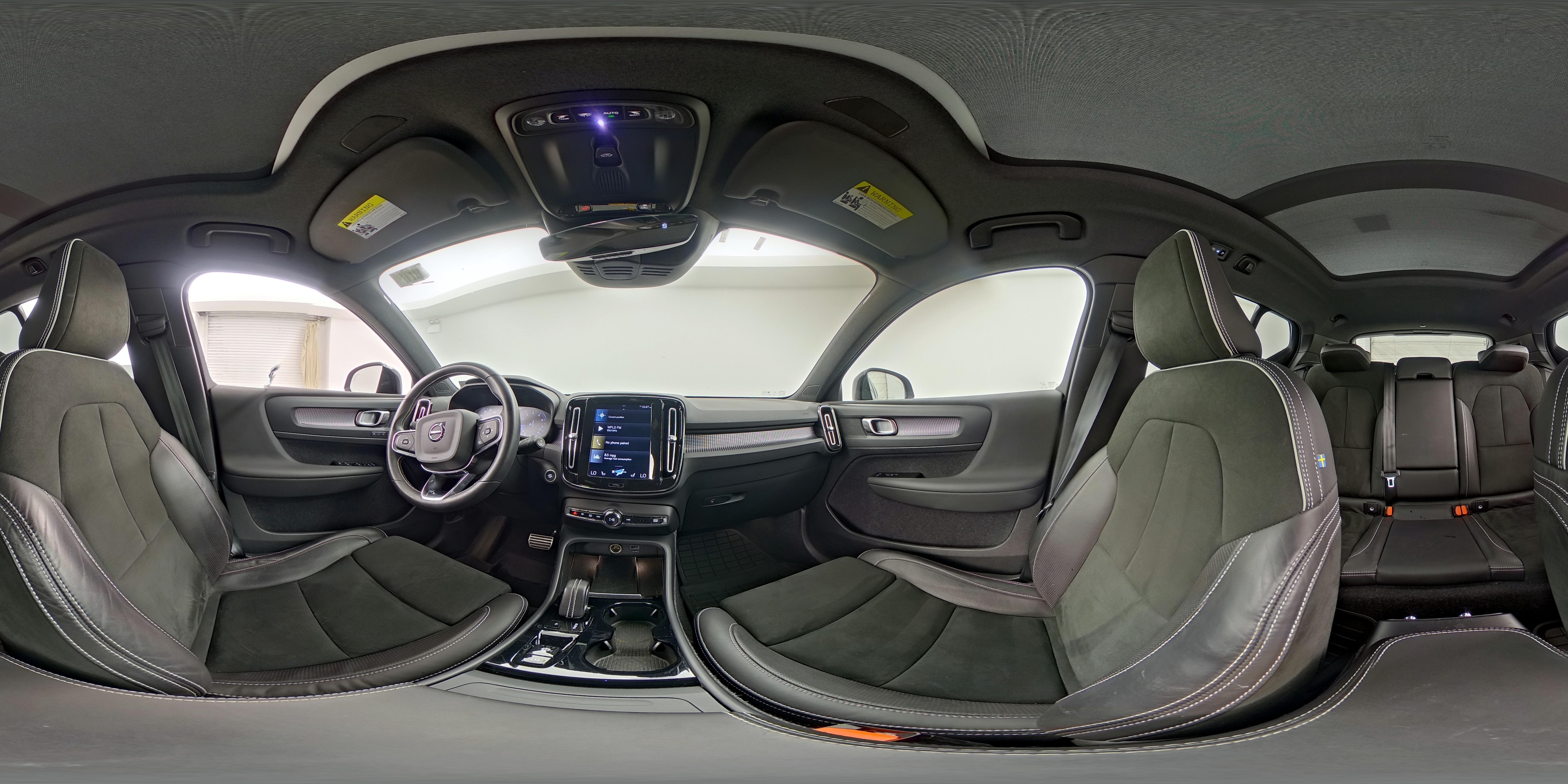 2021 Volvo XC40 R-Design - Photo 26