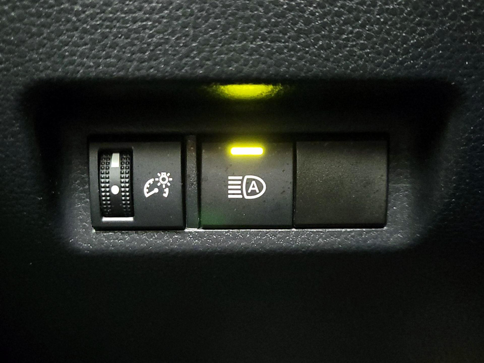 Thumbnail: 2022 Toyota RAV4 - 13