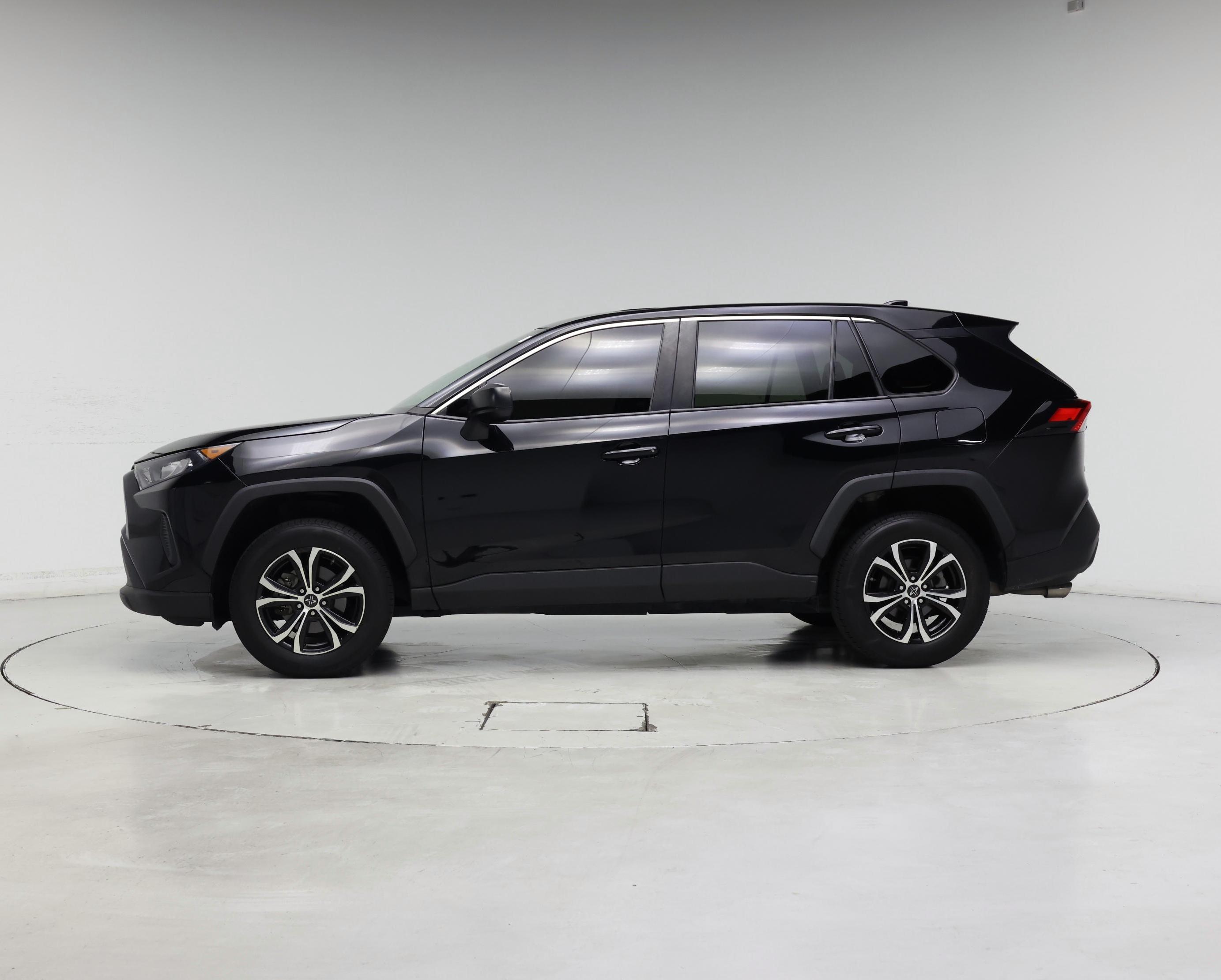 Thumbnail: 2022 Toyota RAV4 - 3