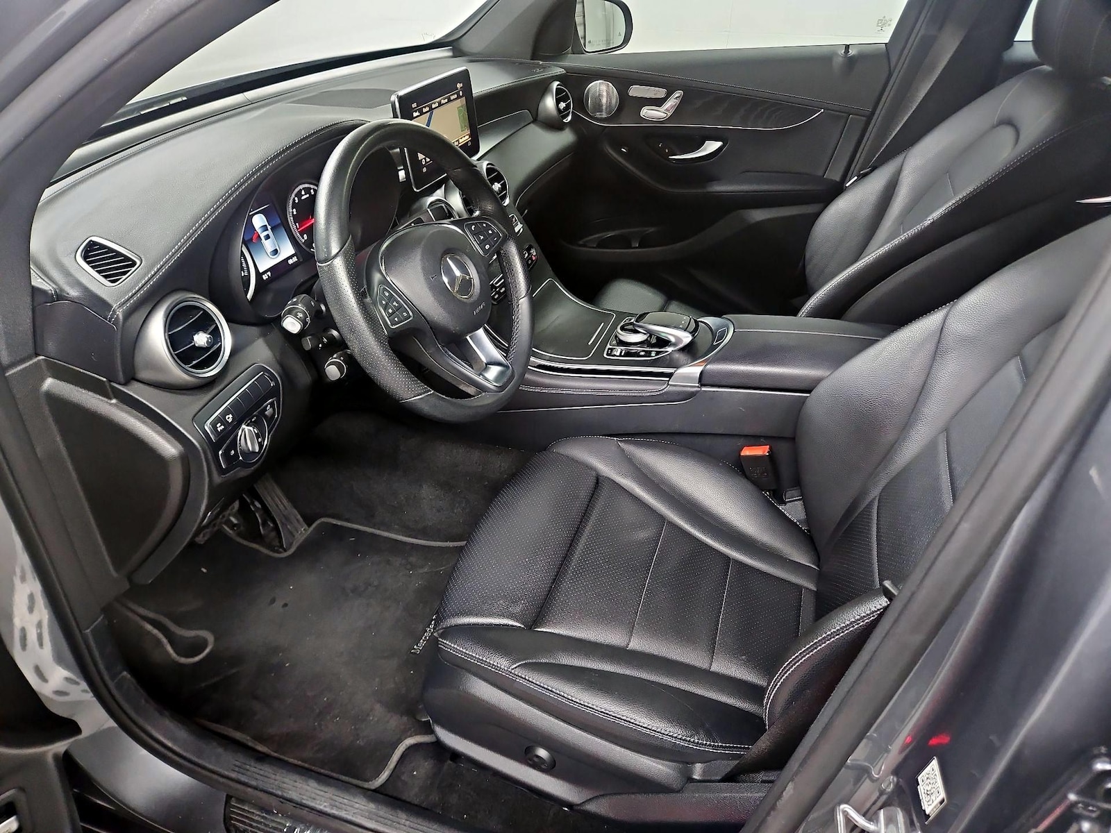 2018 Mercedes-Benz GLC Coupe GLC300 - Photo 12