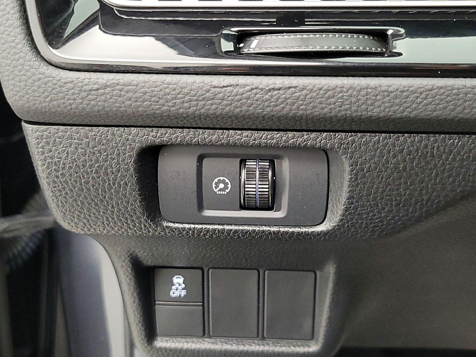 2025 Honda Civic LX - Photo 14