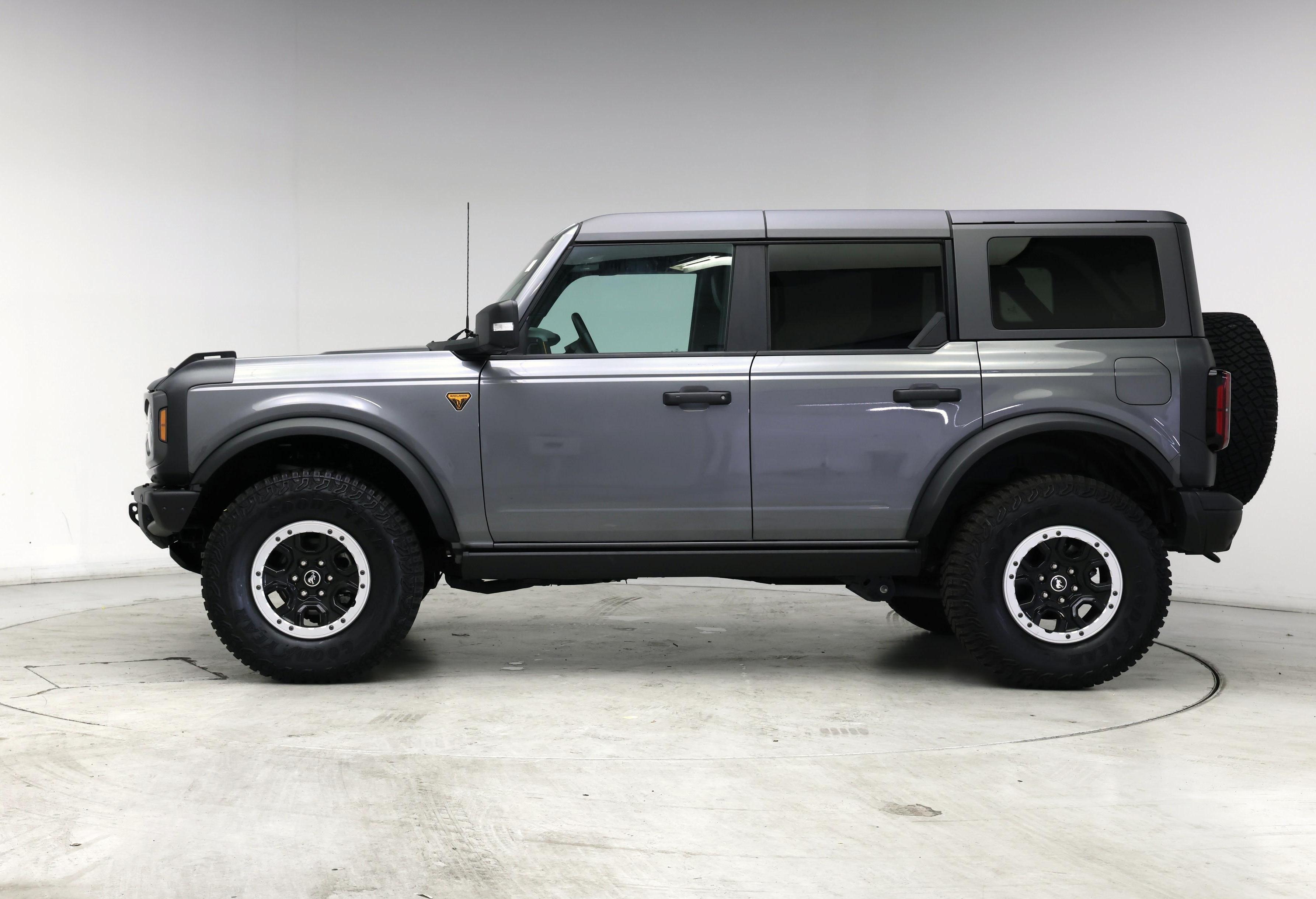 Thumbnail: 2023 Ford Bronco - 3
