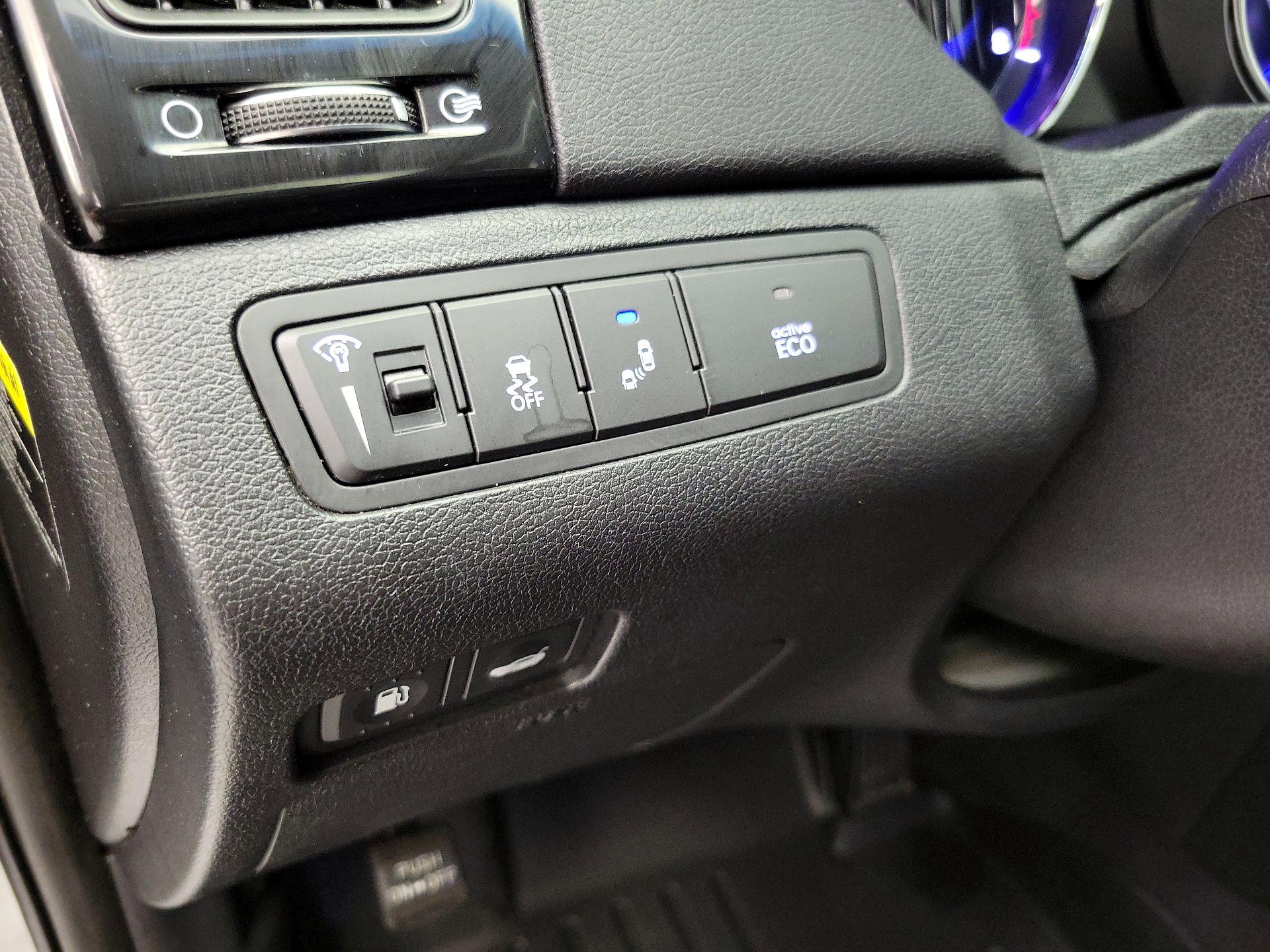 Thumbnail: 2014 Hyundai Sonata - 13