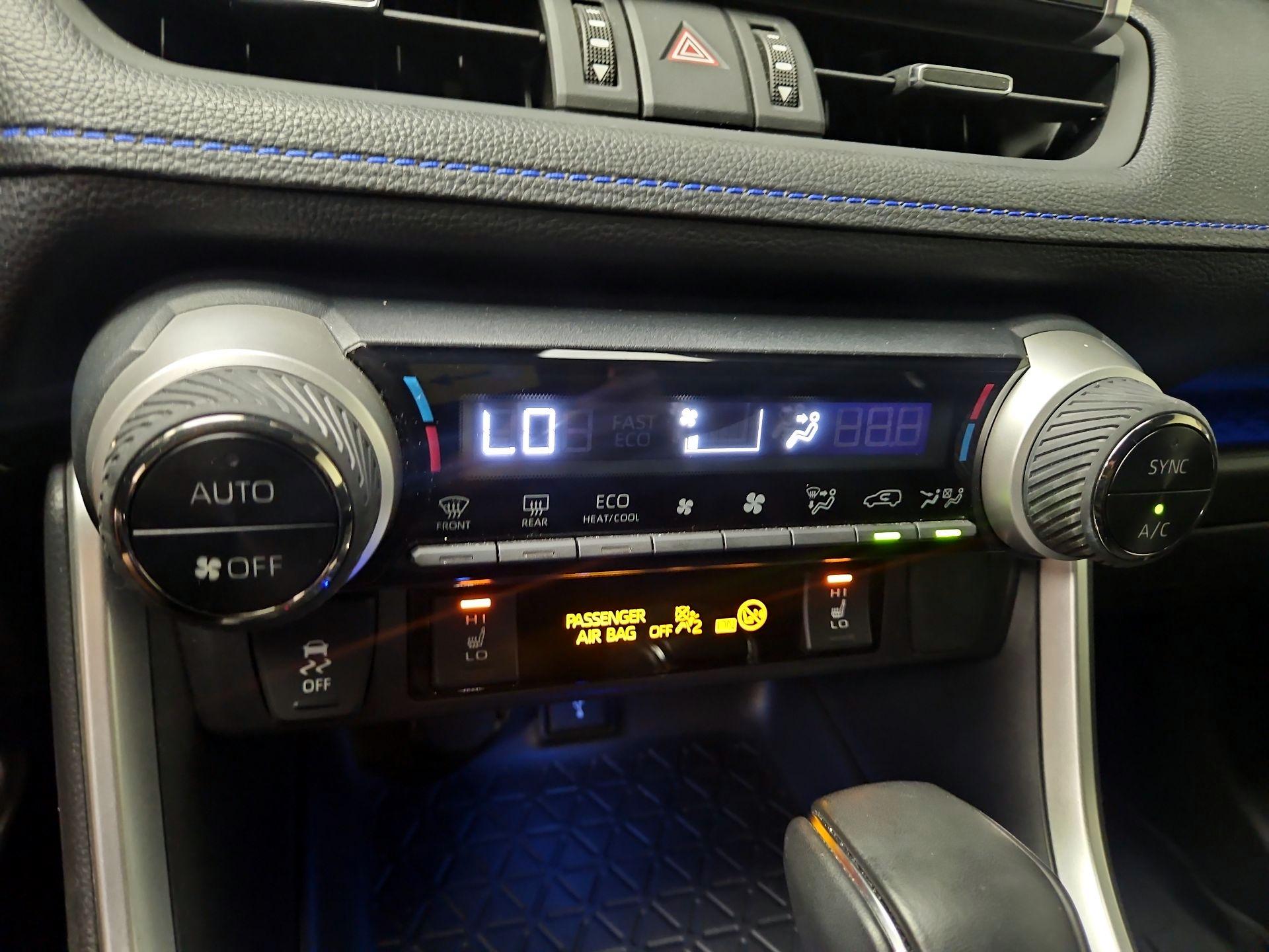 Thumbnail: 2022 Toyota RAV4 - 16