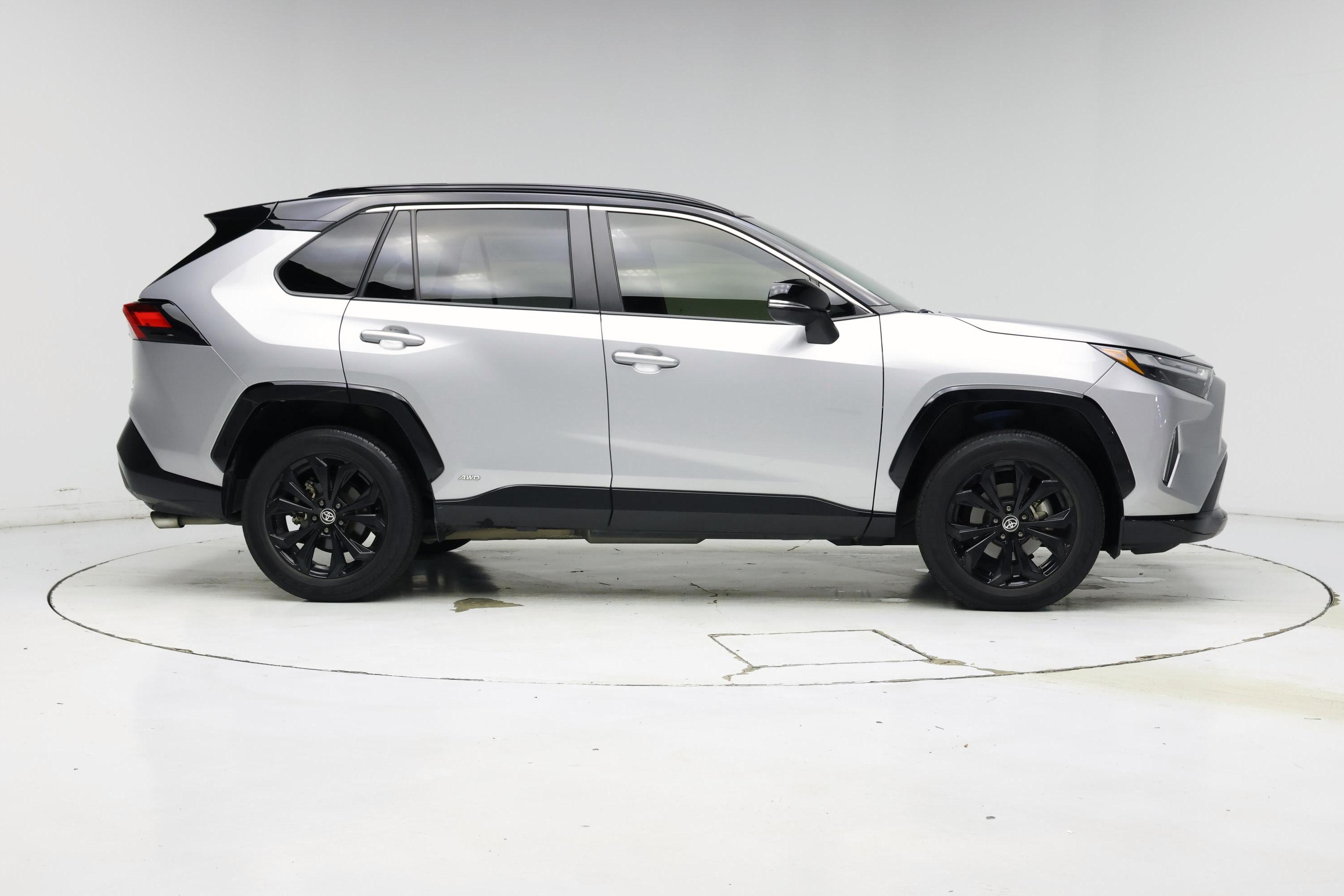 Thumbnail: 2022 Toyota RAV4 - 7