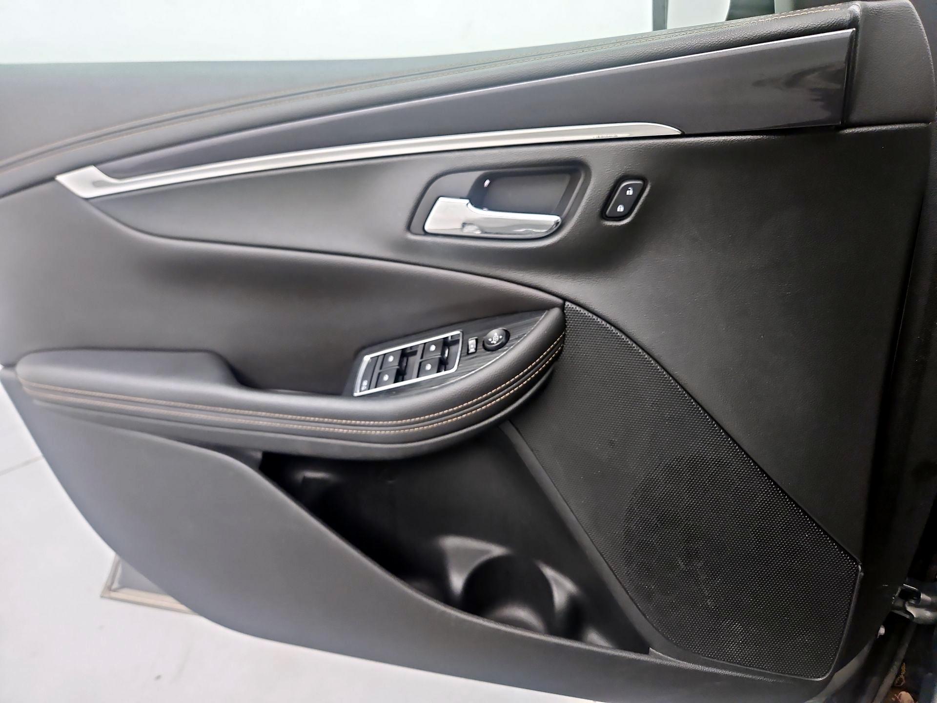 Thumbnail: 2017 Chevrolet Impala - 10