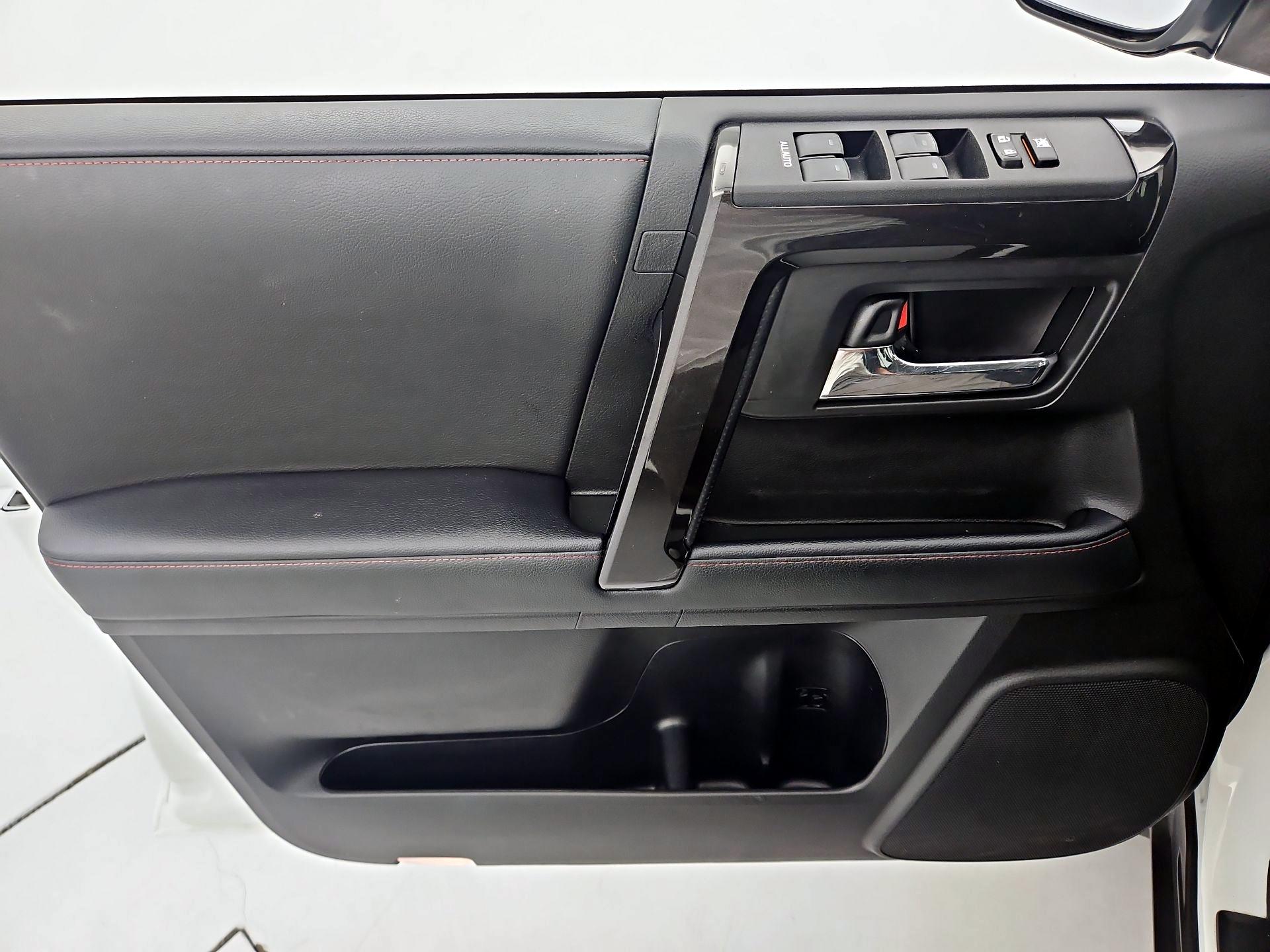 Thumbnail: 2021 Toyota 4Runner - 12