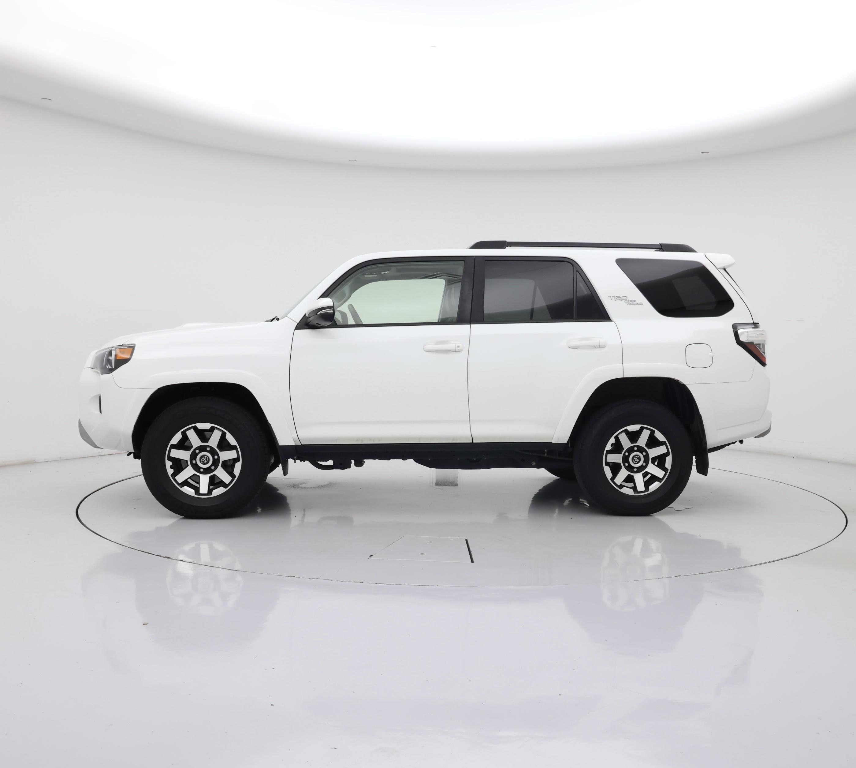 Thumbnail: 2021 Toyota 4Runner - 3