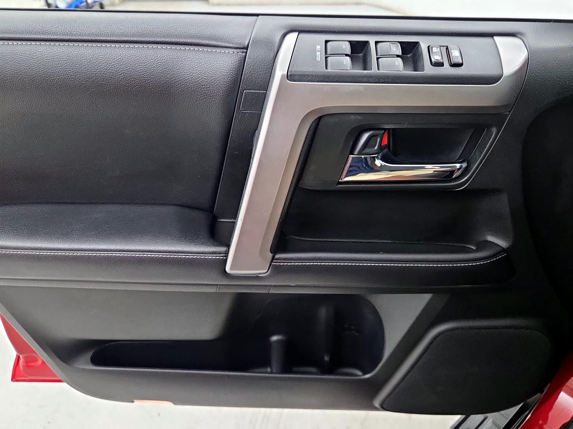 Thumbnail: 2018 Toyota 4Runner - 12