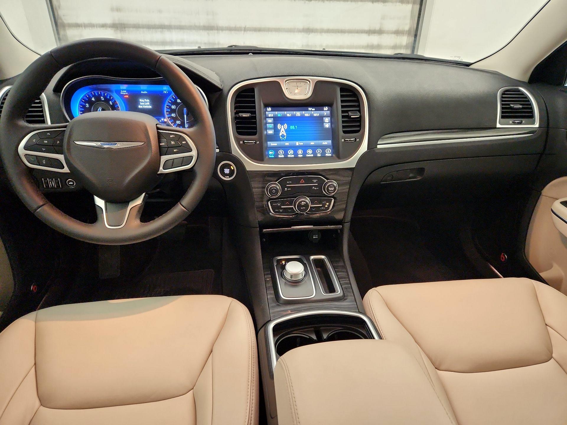 Thumbnail: 2018 Chrysler 300 - 9
