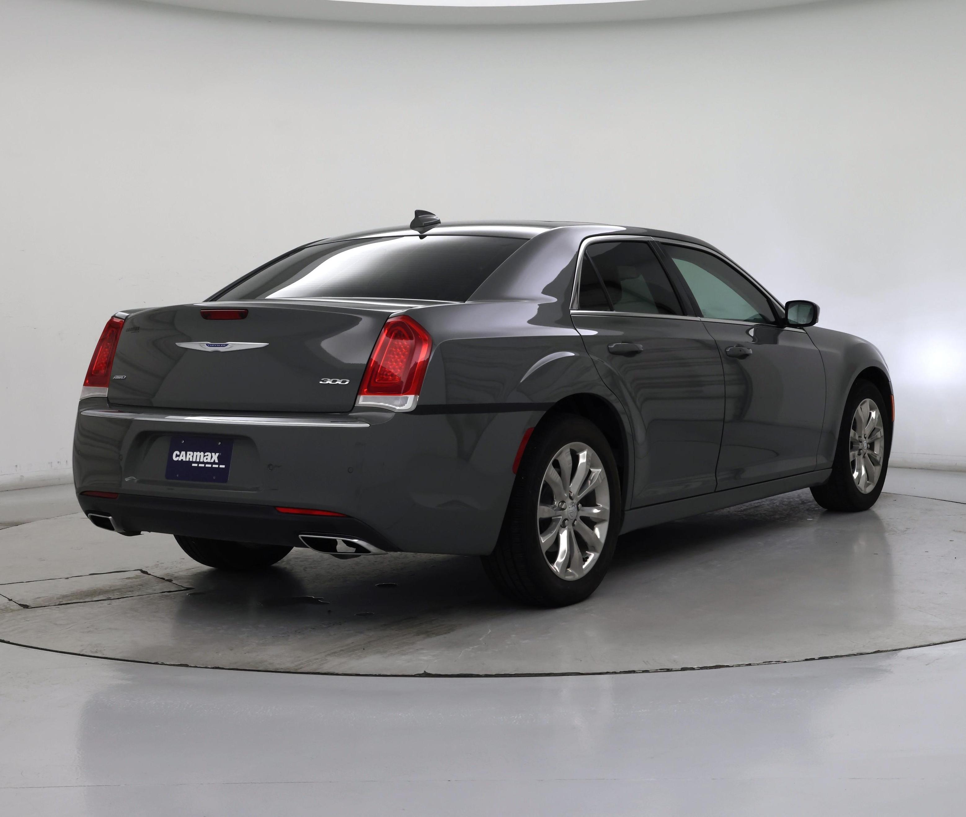 Thumbnail: 2018 Chrysler 300 - 8