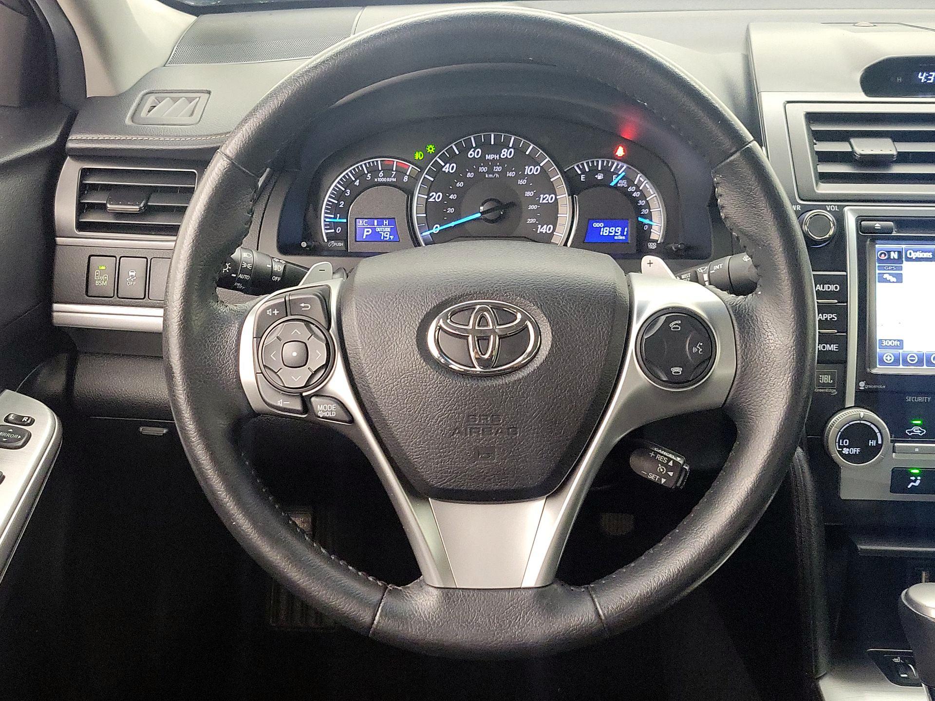 Thumbnail: 2014 Toyota Camry - 10