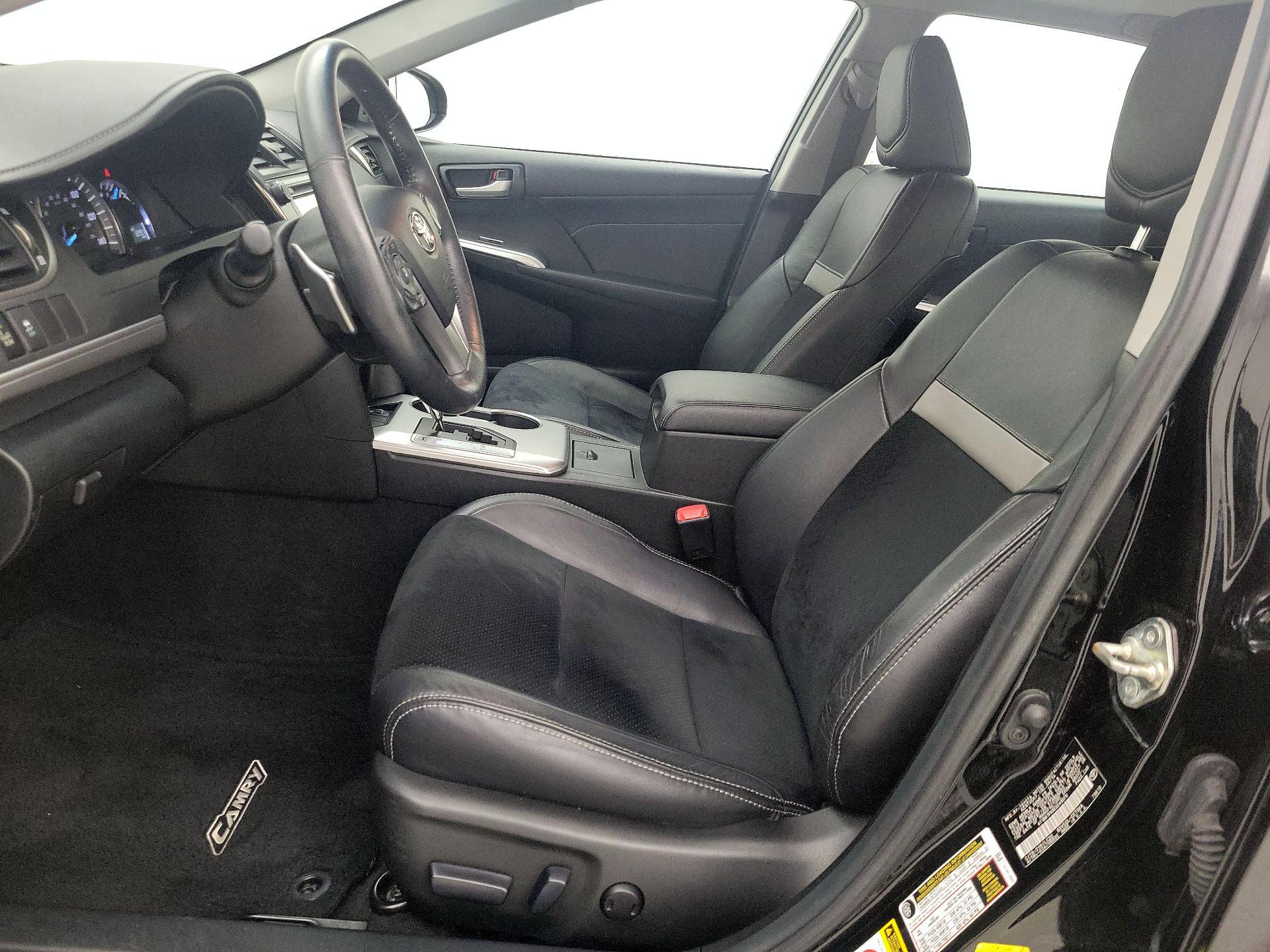 Thumbnail: 2014 Toyota Camry - 11