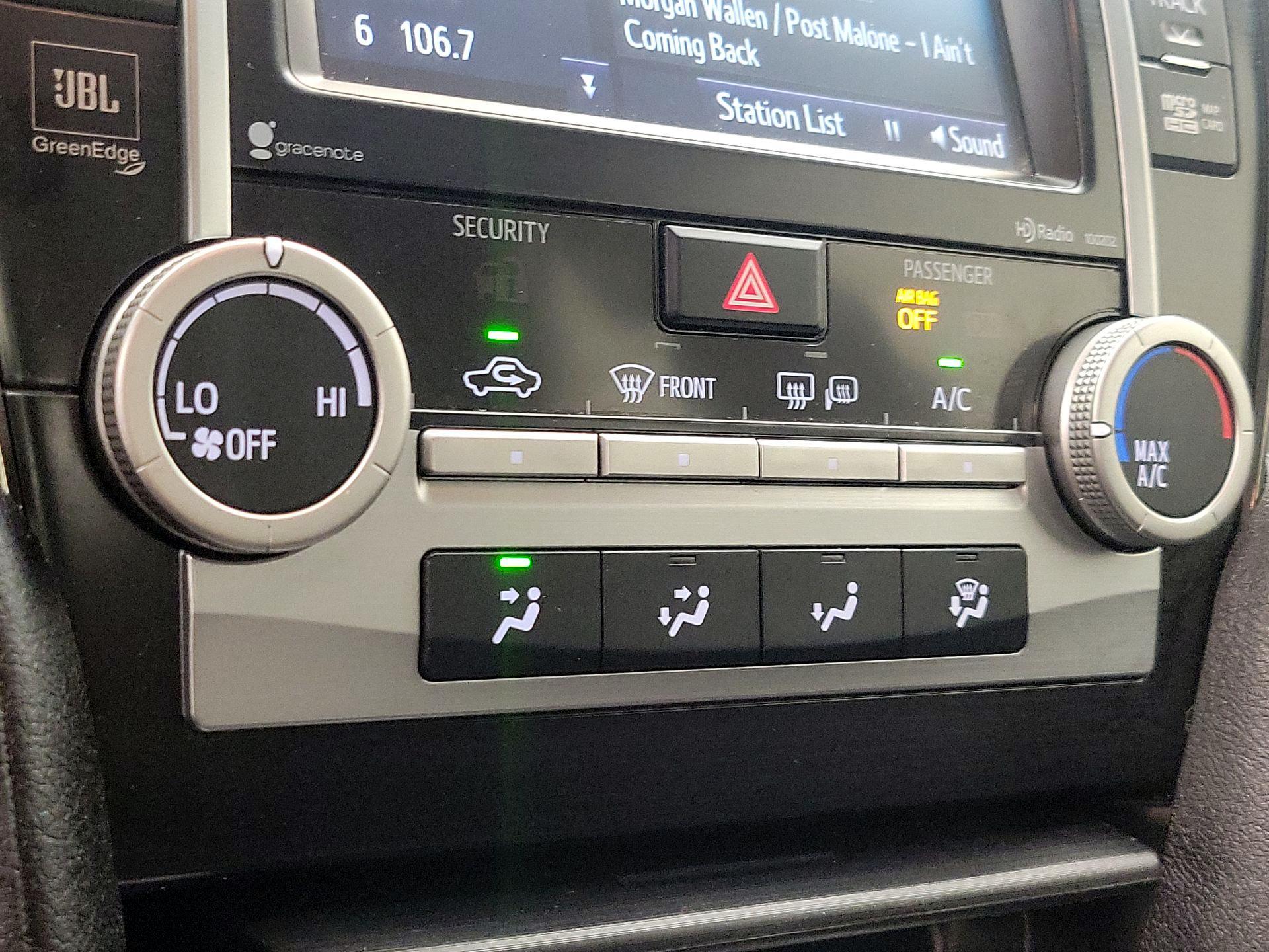Thumbnail: 2014 Toyota Camry - 17