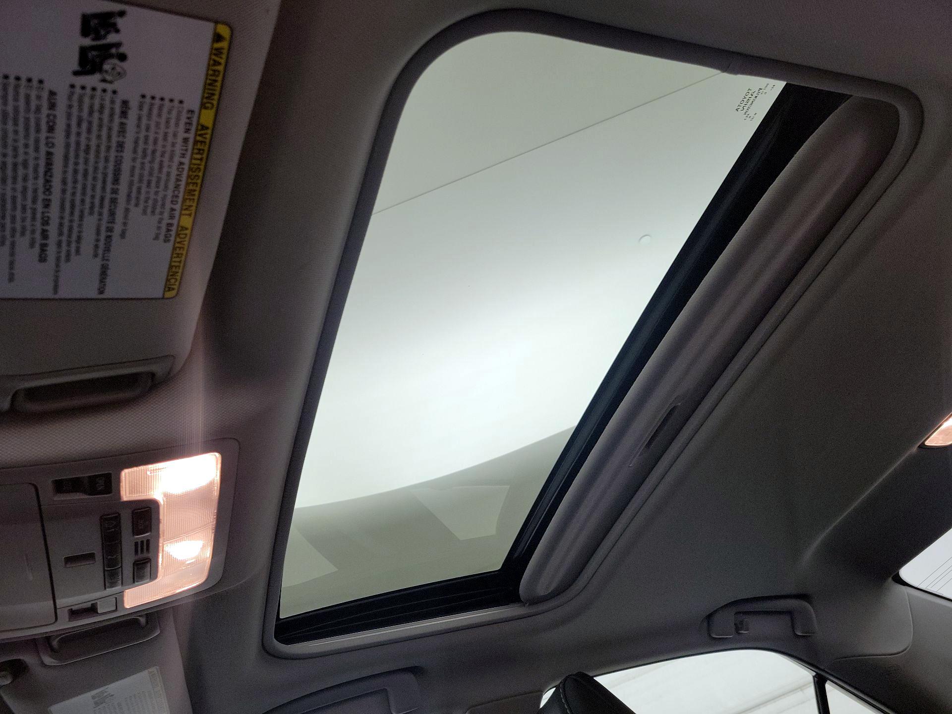 Thumbnail: 2014 Toyota Camry - 20
