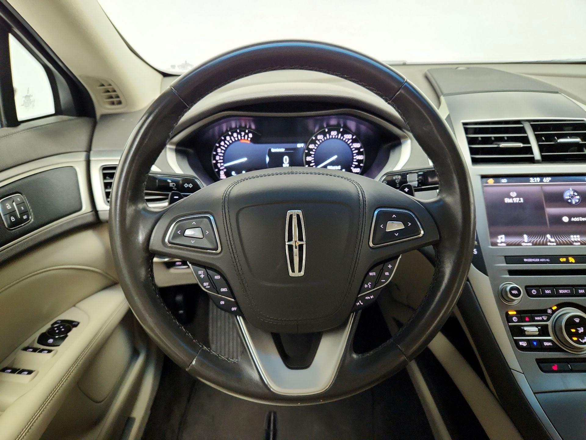 Thumbnail: 2017 Lincoln MKZ - 10