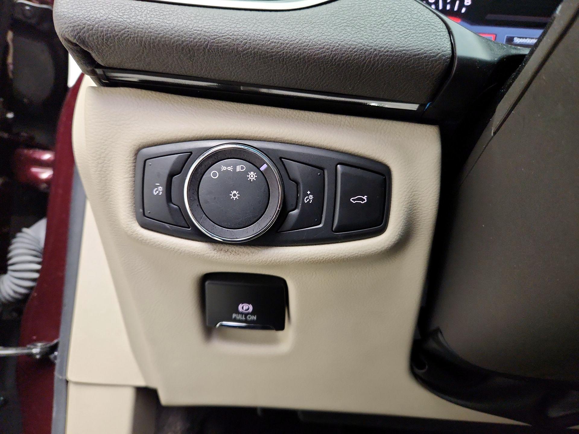 Thumbnail: 2017 Lincoln MKZ - 13