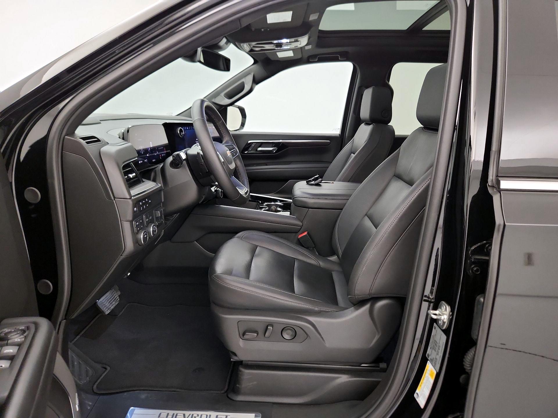 Thumbnail: 2025 Chevrolet Suburban - 11