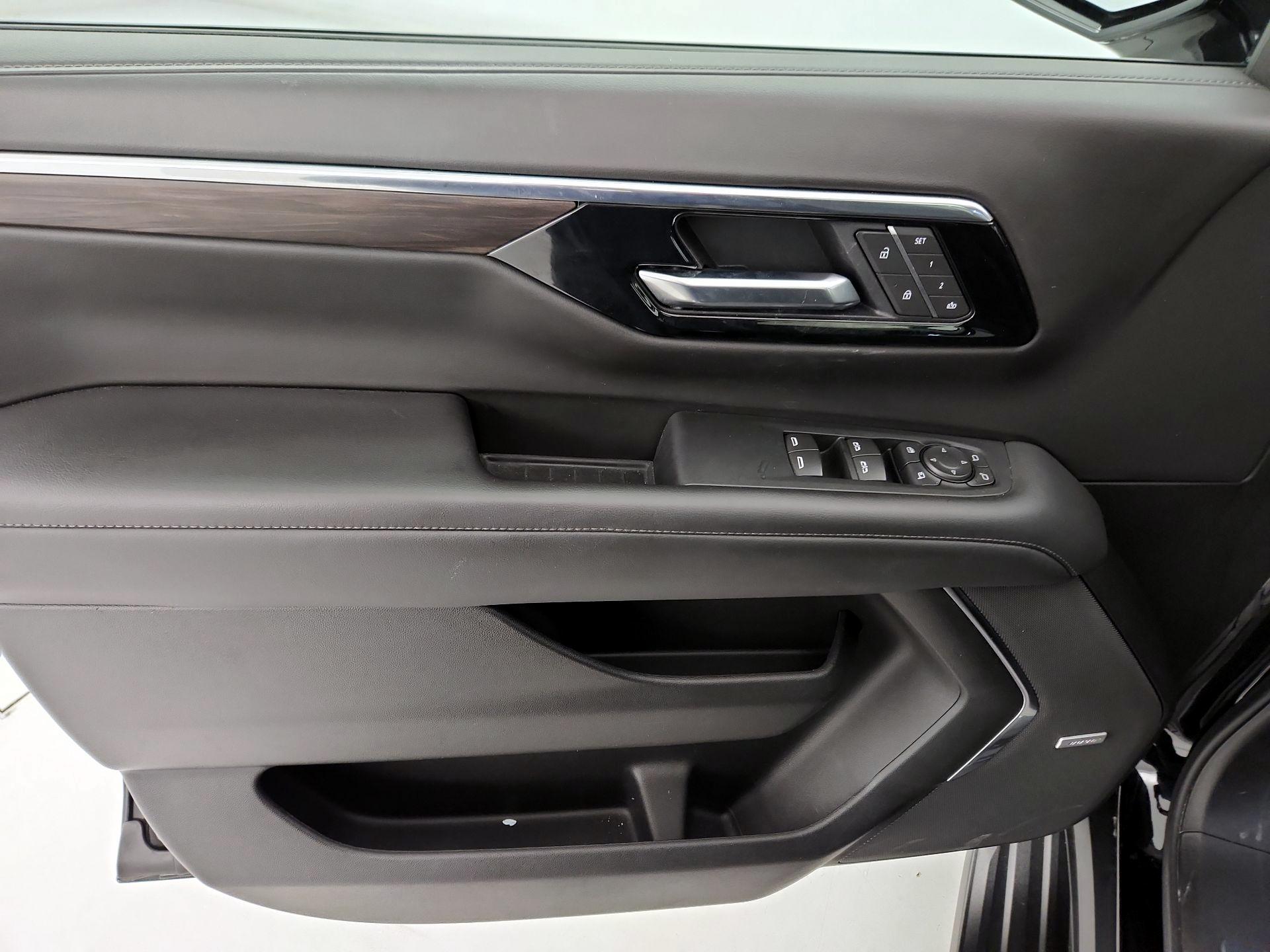 Thumbnail: 2025 Chevrolet Suburban - 12