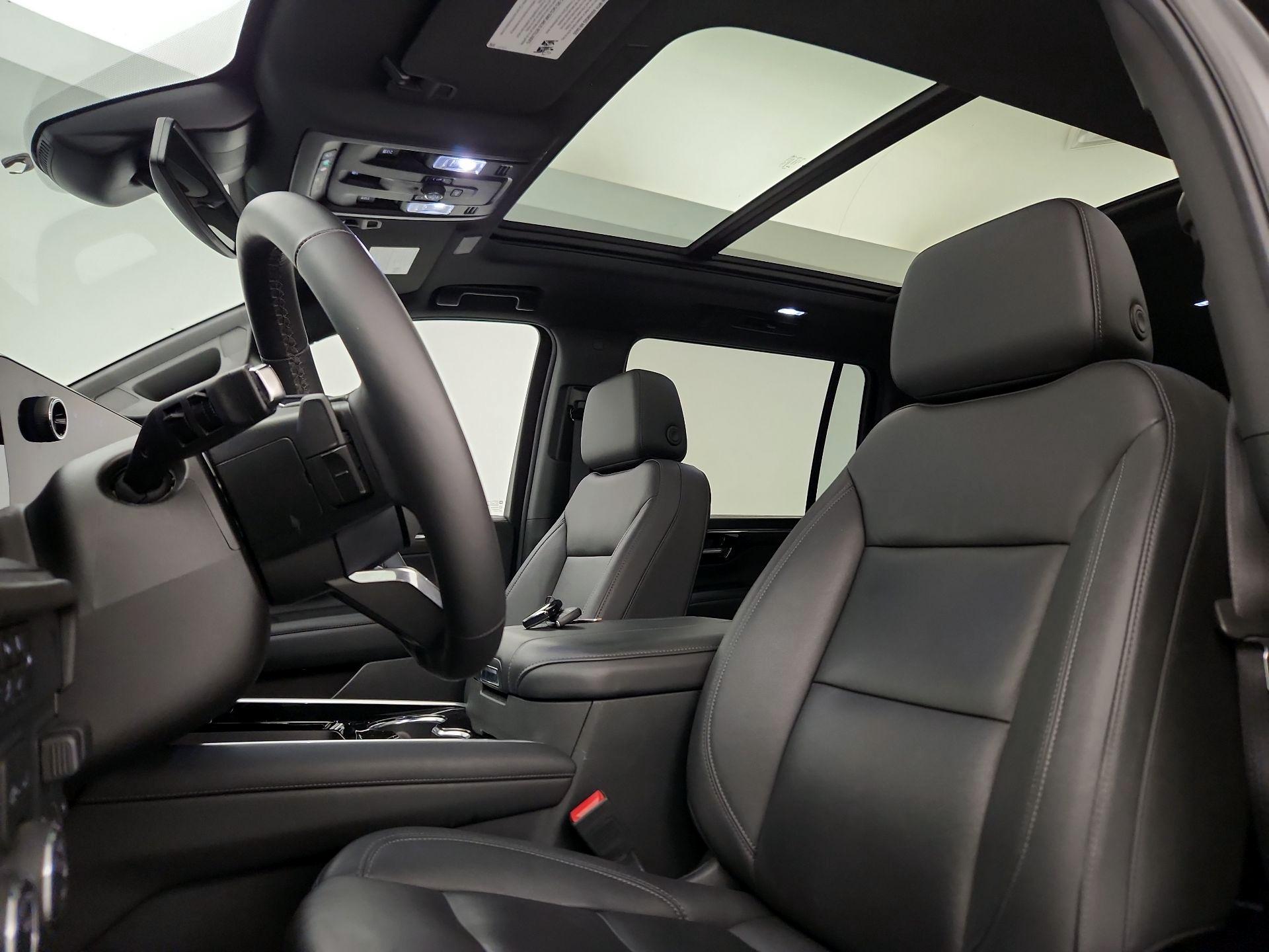 Thumbnail: 2025 Chevrolet Suburban - 19