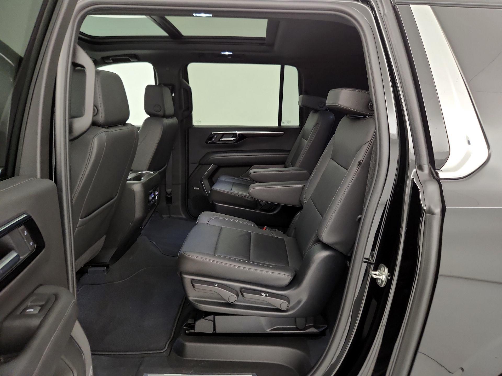 Thumbnail: 2025 Chevrolet Suburban - 20