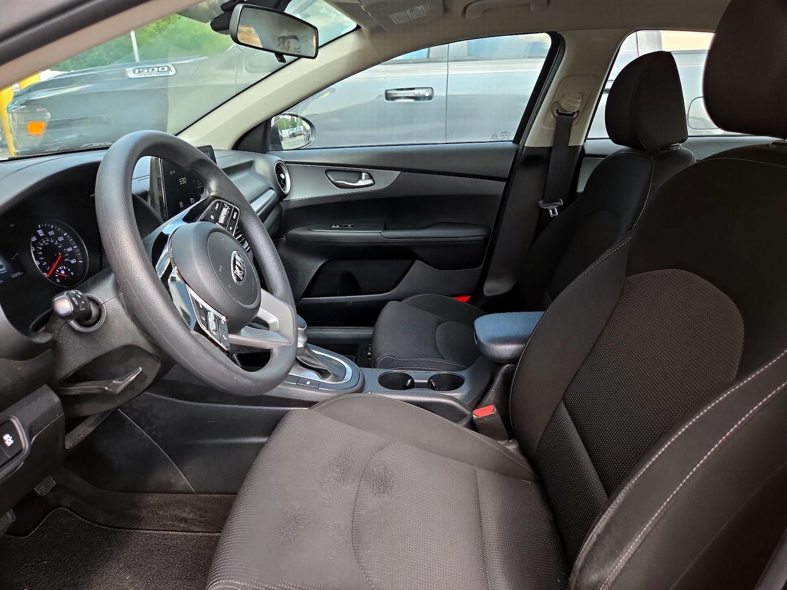 2021 Kia Forte LXS - Photo 12
