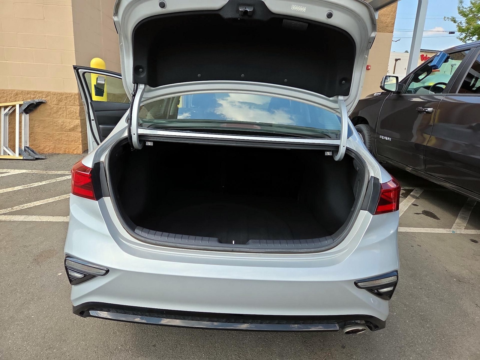 2021 Kia Forte LXS - Photo 21