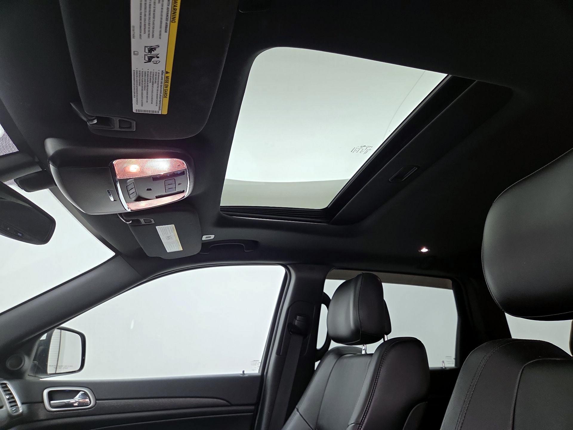 Thumbnail: 2018 Jeep Grand Cherokee - 20
