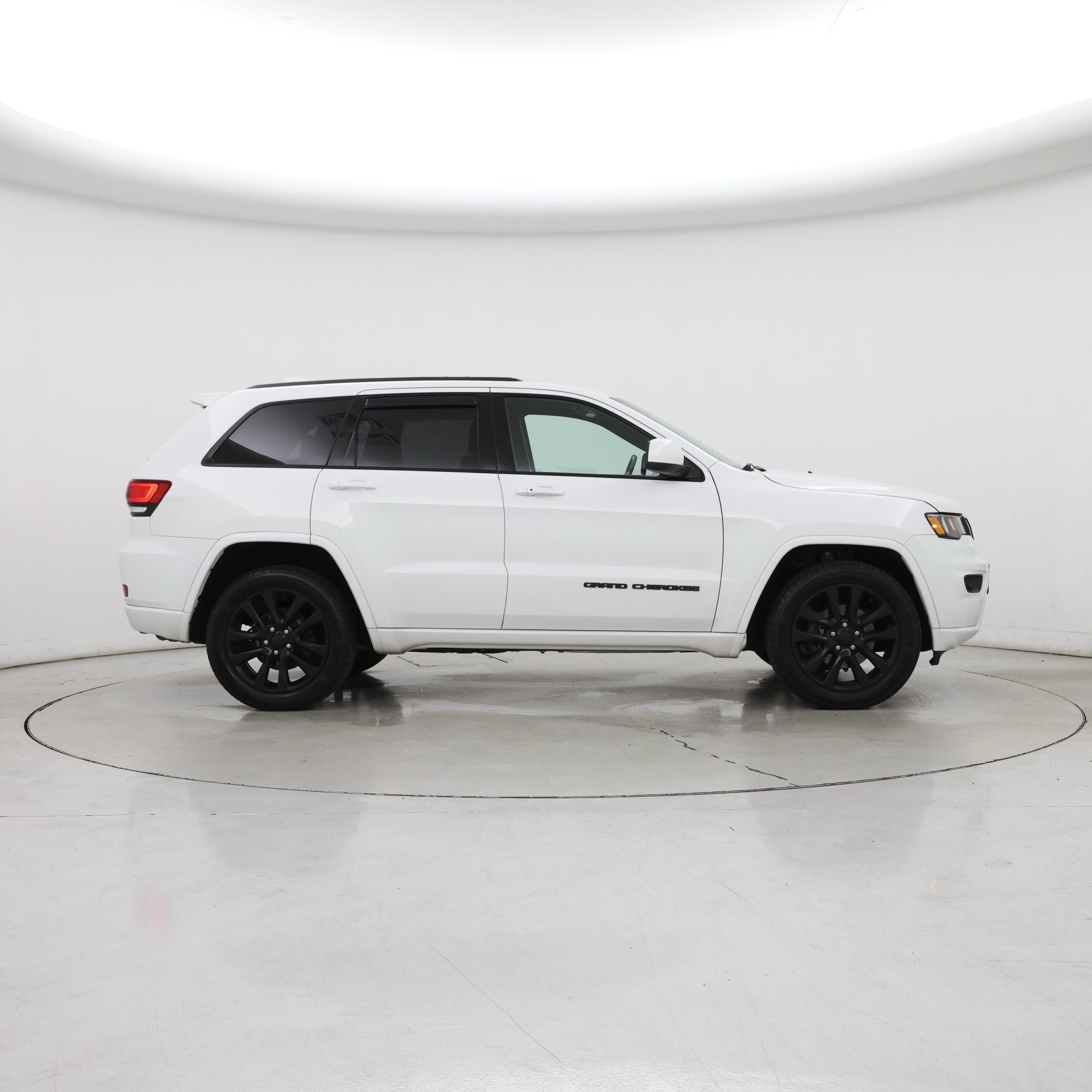Thumbnail: 2018 Jeep Grand Cherokee - 7